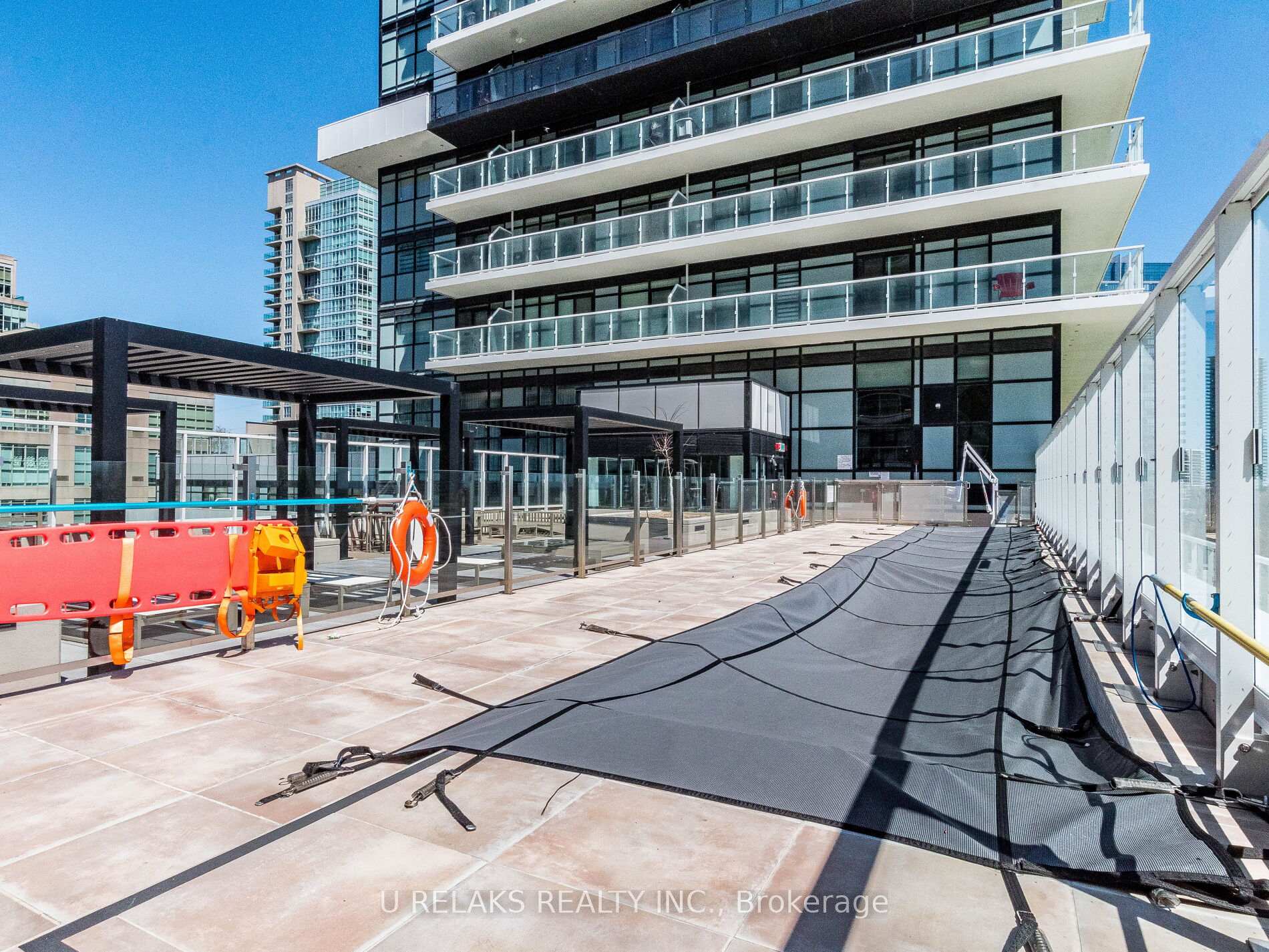 2 Bedrooms Condo at 251 Manitoba,  Toronto For sale