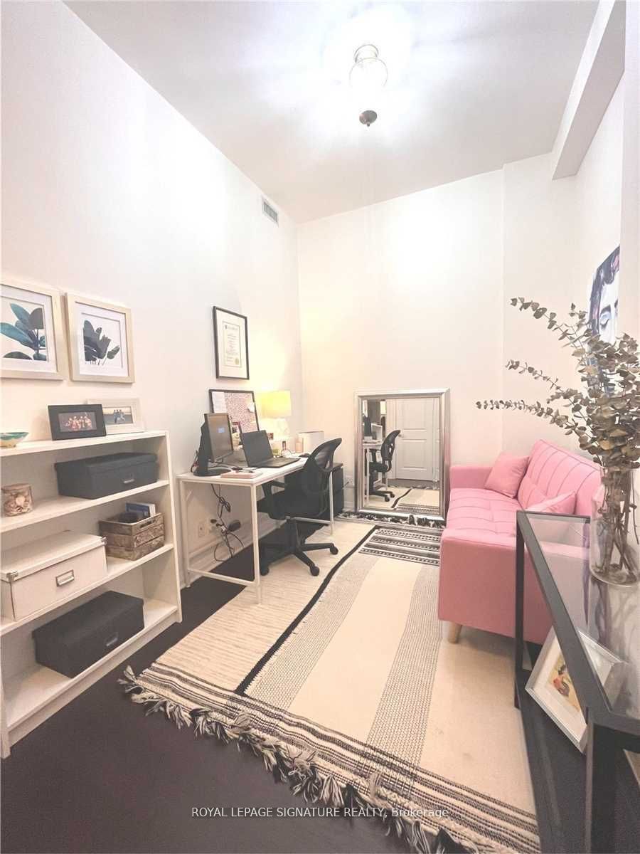 8 Mercer Street, #211