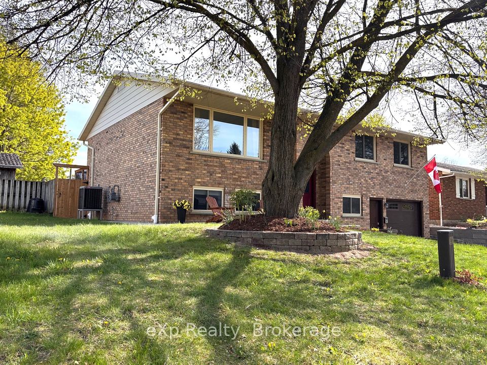 699 16th Street, Hanover, ON N4N 3N2