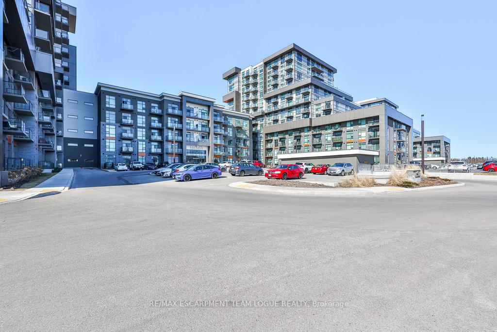 2 Bedrooms Condo at 450 Dundas,  Hamilton For sale