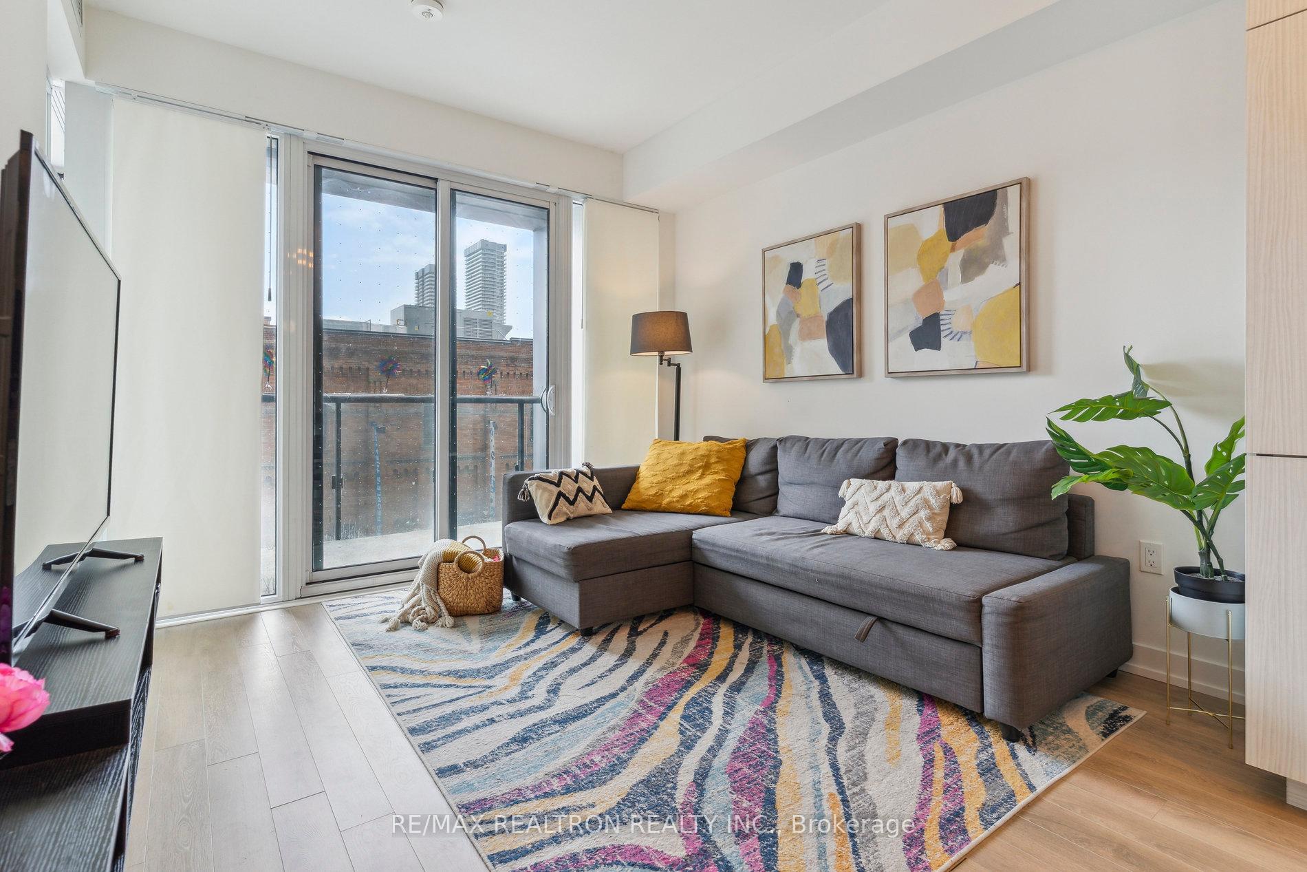 2 Bedrooms Condo at 158 Front, Toronto For sale