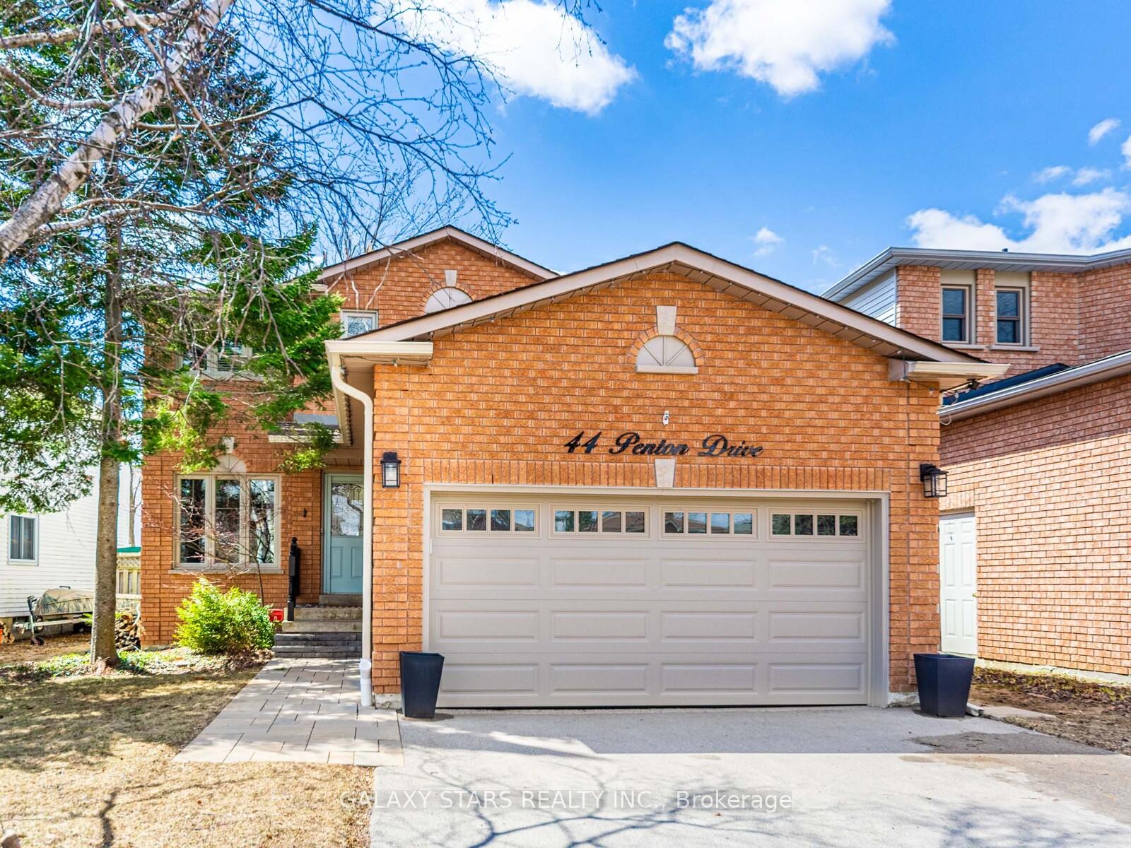 44 Penton Drive, Barrie, ON L4N 7A3