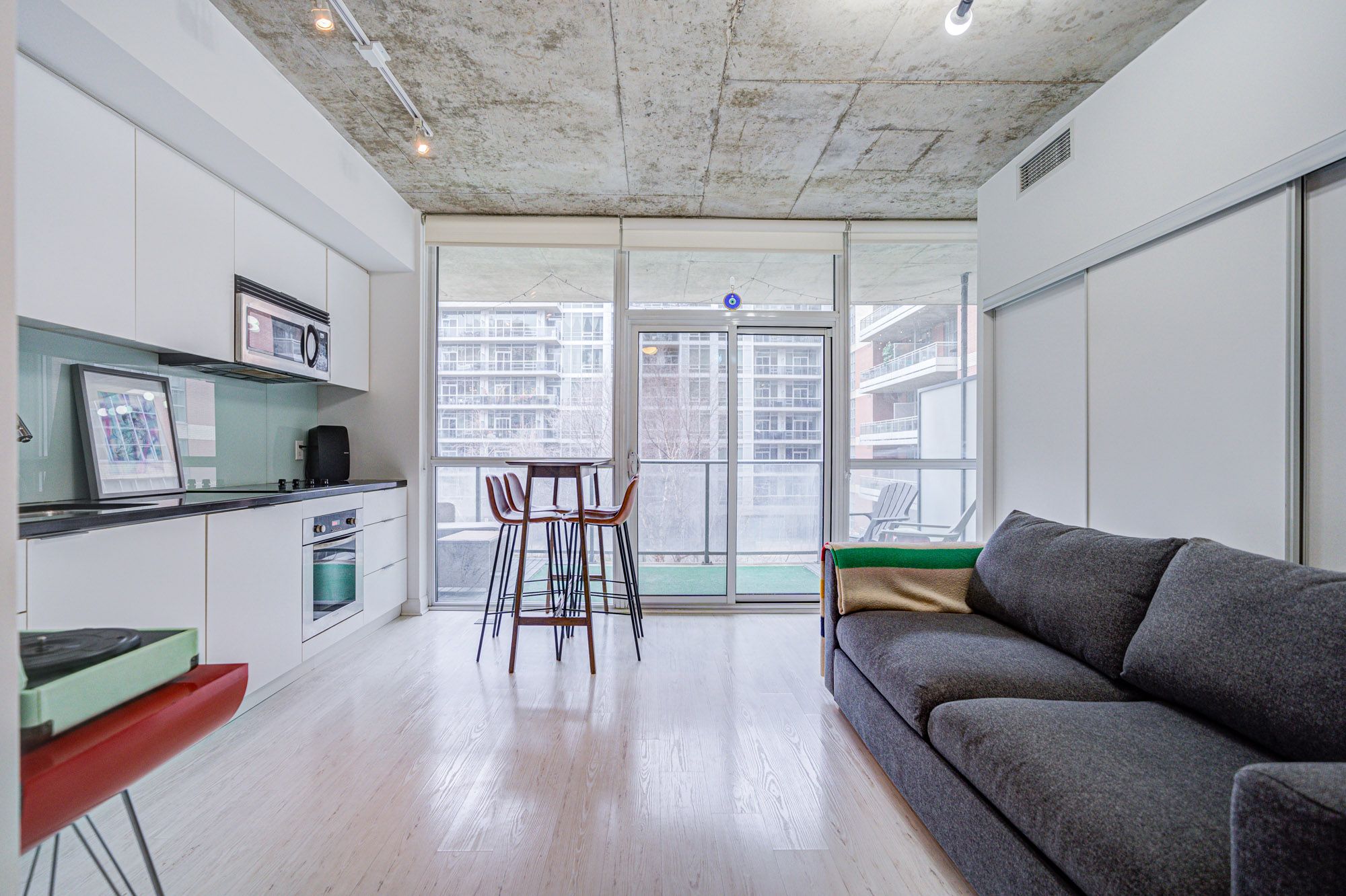 478 King Street W 318