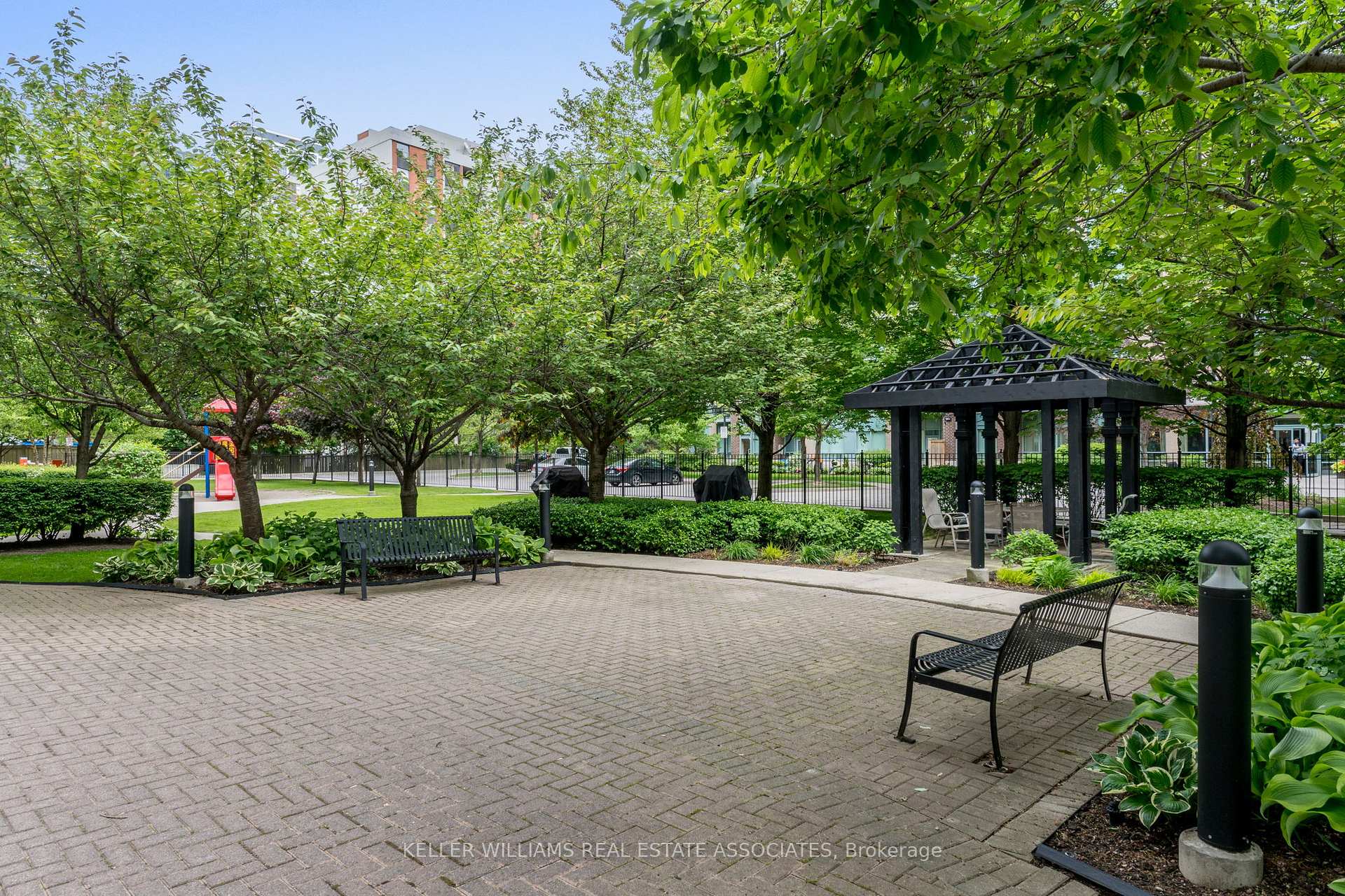 1 Bedroom Condo at 15 Michael Power, Toronto For sale