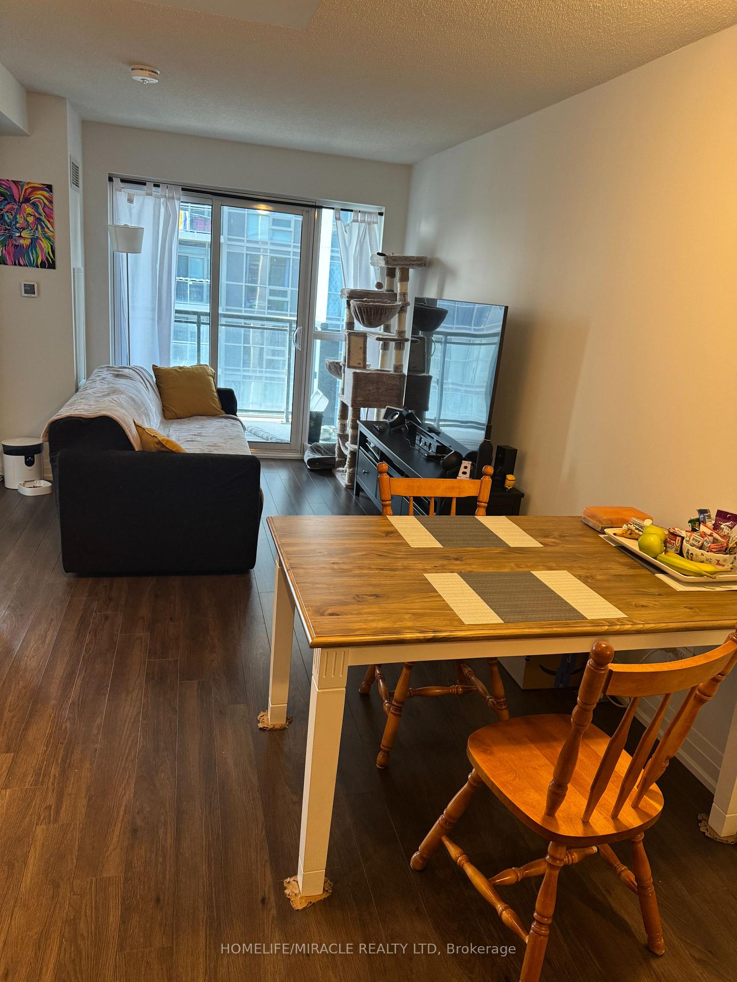 3 Bedrooms Condo at 20 Meadowglen, Toronto For sale