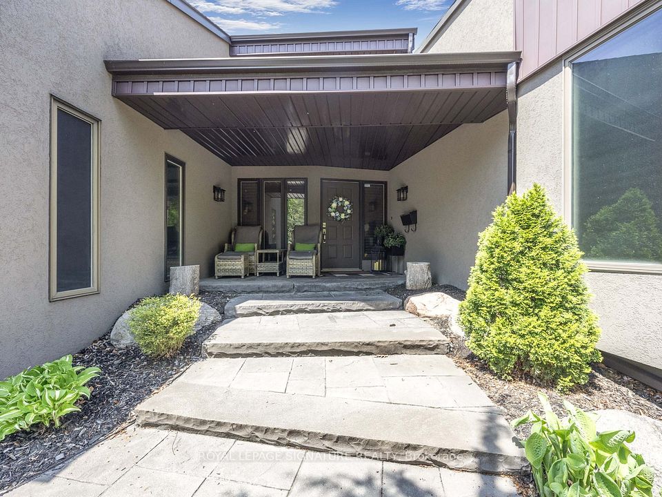 1014 Tiffany Circle, Oshawa, ON L1G 7S1