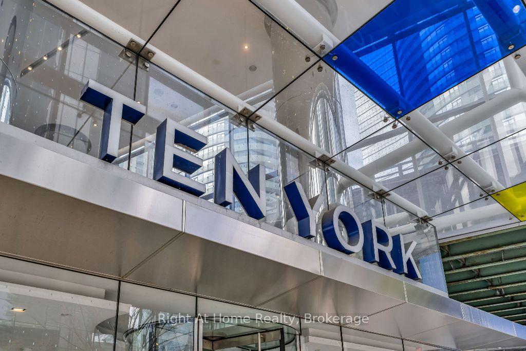 1 Bedroom Condo at 10 York,  Toronto For sale