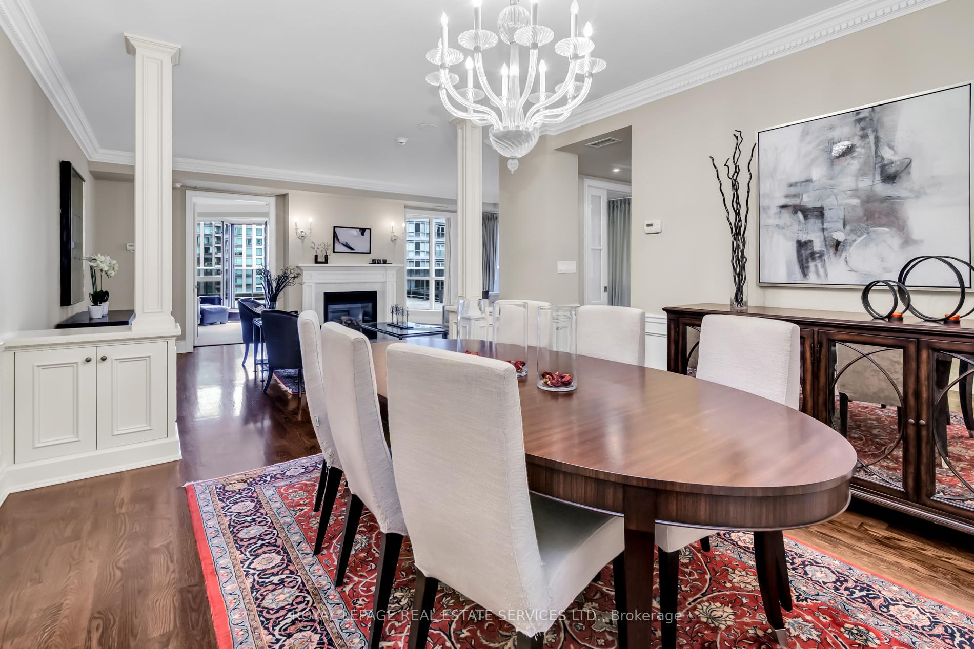 3 Bedrooms Condo at 10 Bellair, Toronto For sale