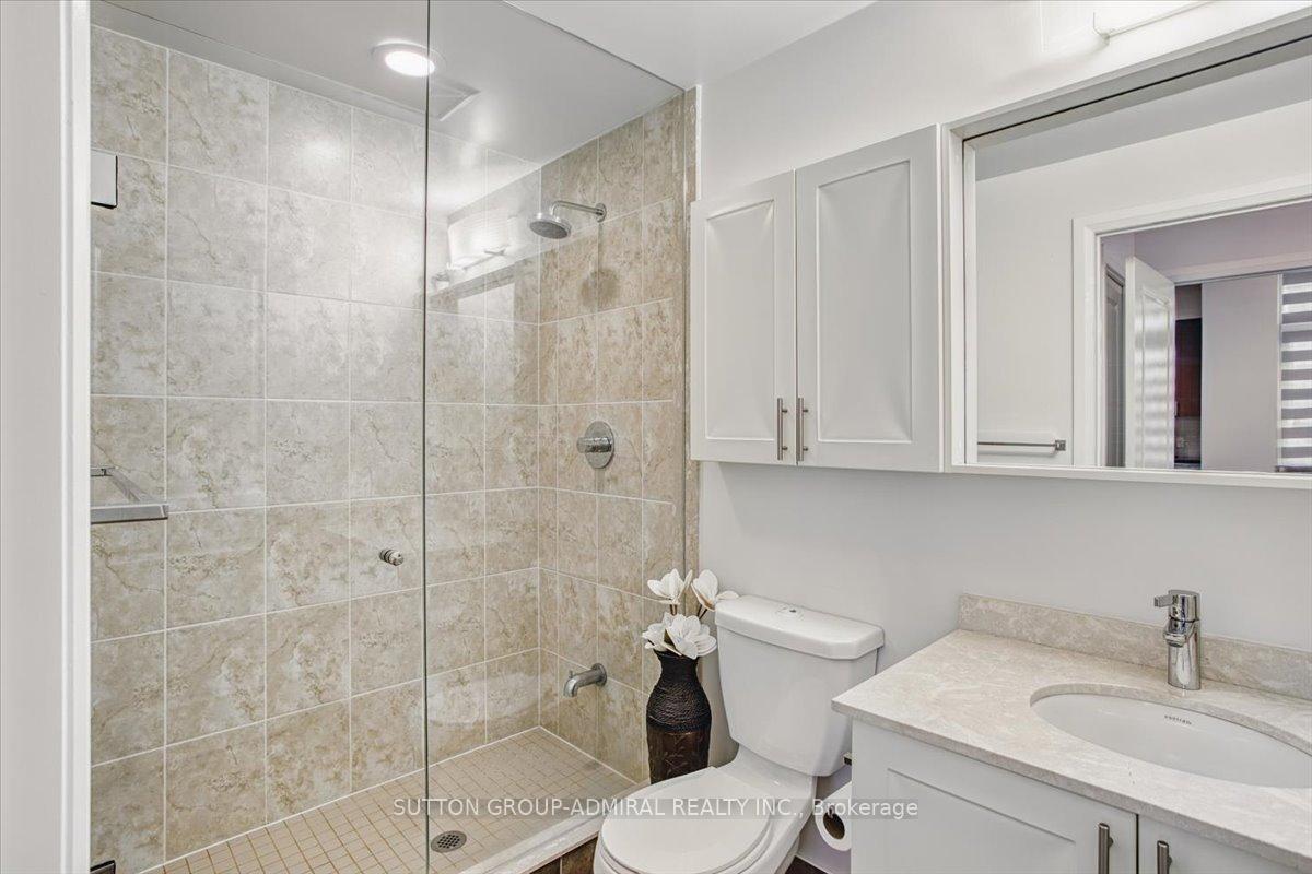 2 Bedrooms Condo at 95 North Park, Vaughan For sale