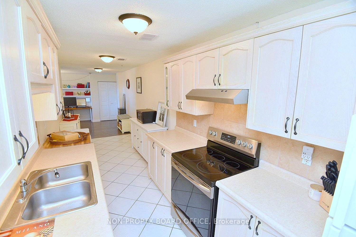 2 Bedrooms Condo at 893 Concession,  Hamilton For sale
