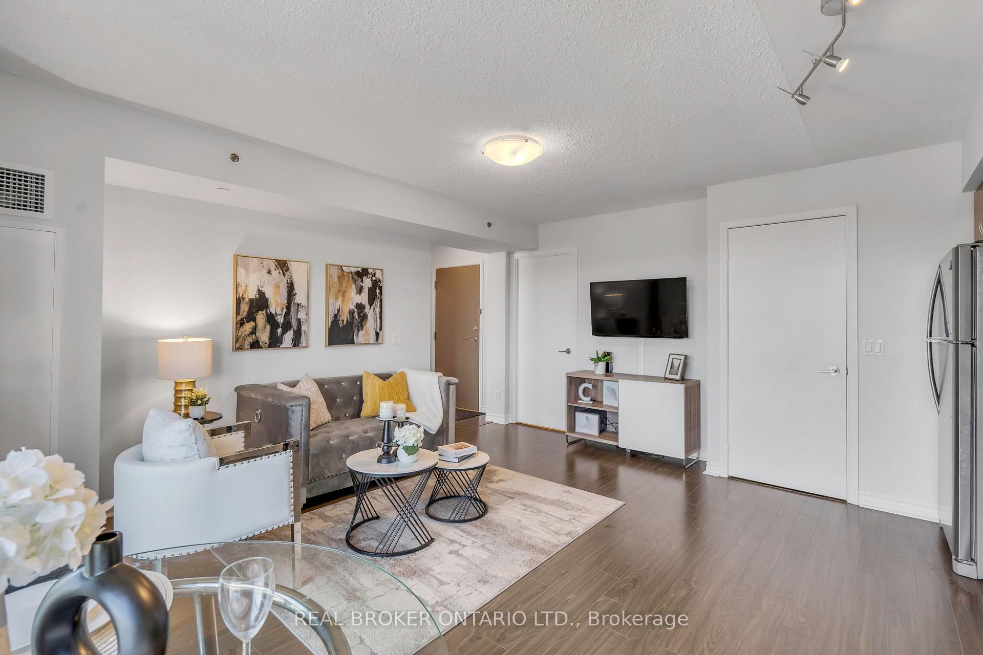 1 Bedroom Condo at 35 Saranac, Toronto For sale