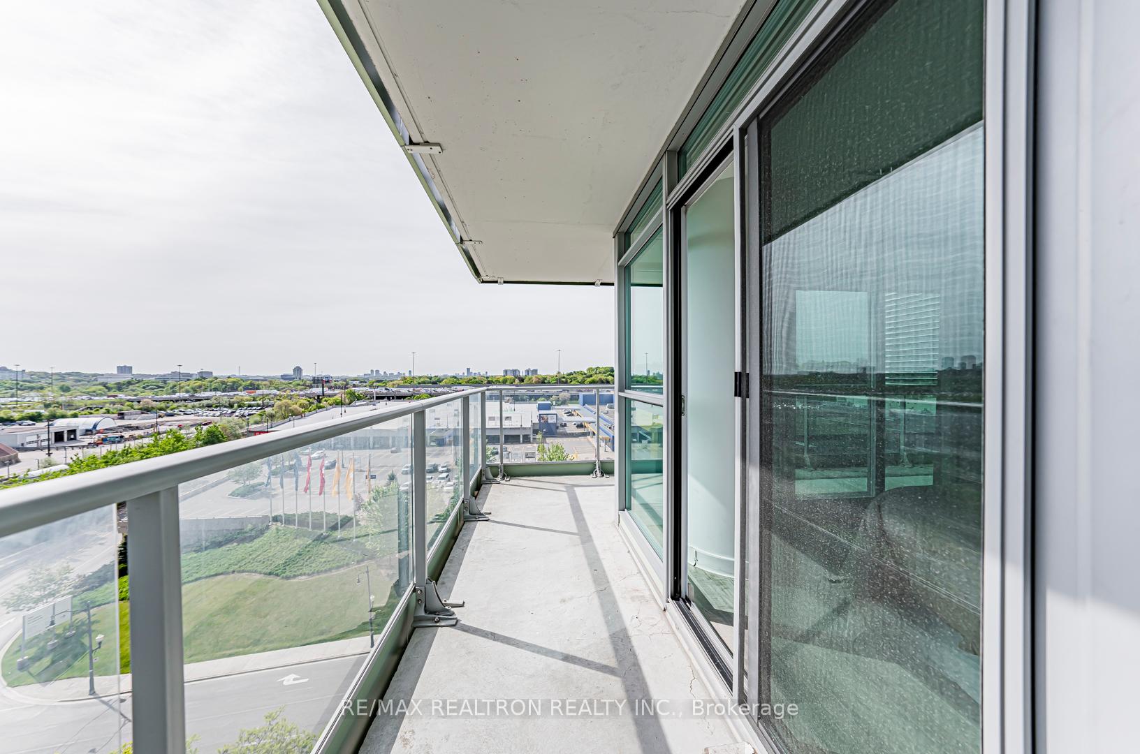 3 Bedrooms Condo at 29 Singer, Toronto For sale