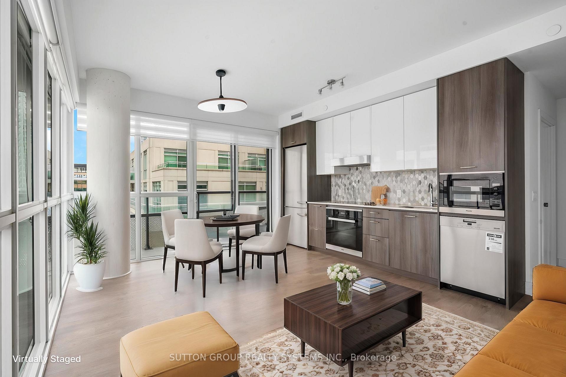 2 Bedrooms Condo at 11 Lillian, Toronto For sale