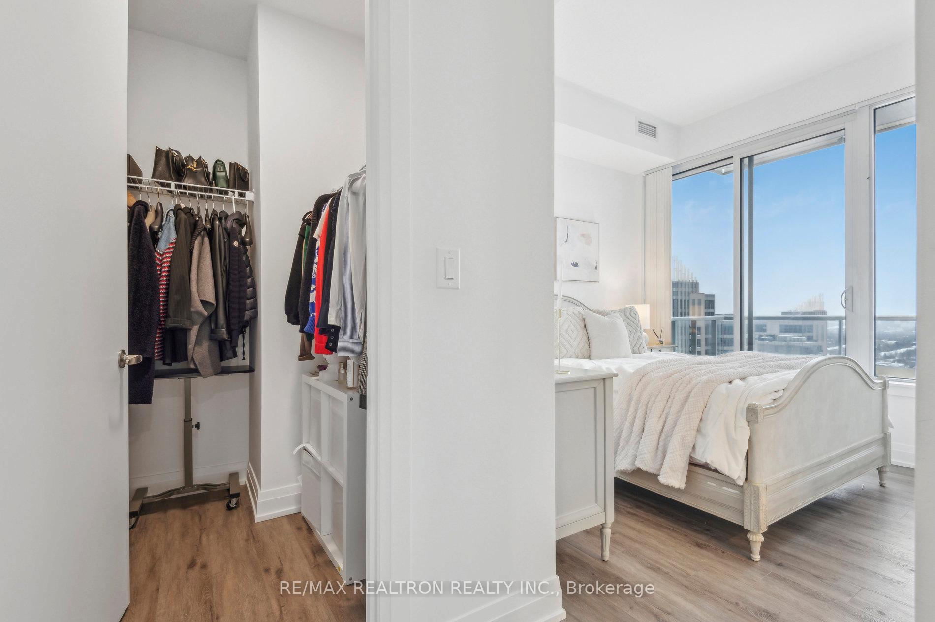 2 Bedrooms Condo at 75 Canterbury, Toronto For sale