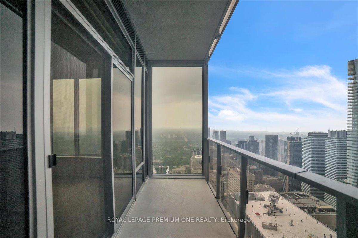 2 Bedrooms Condo at 11 Yorkville, Toronto For sale
