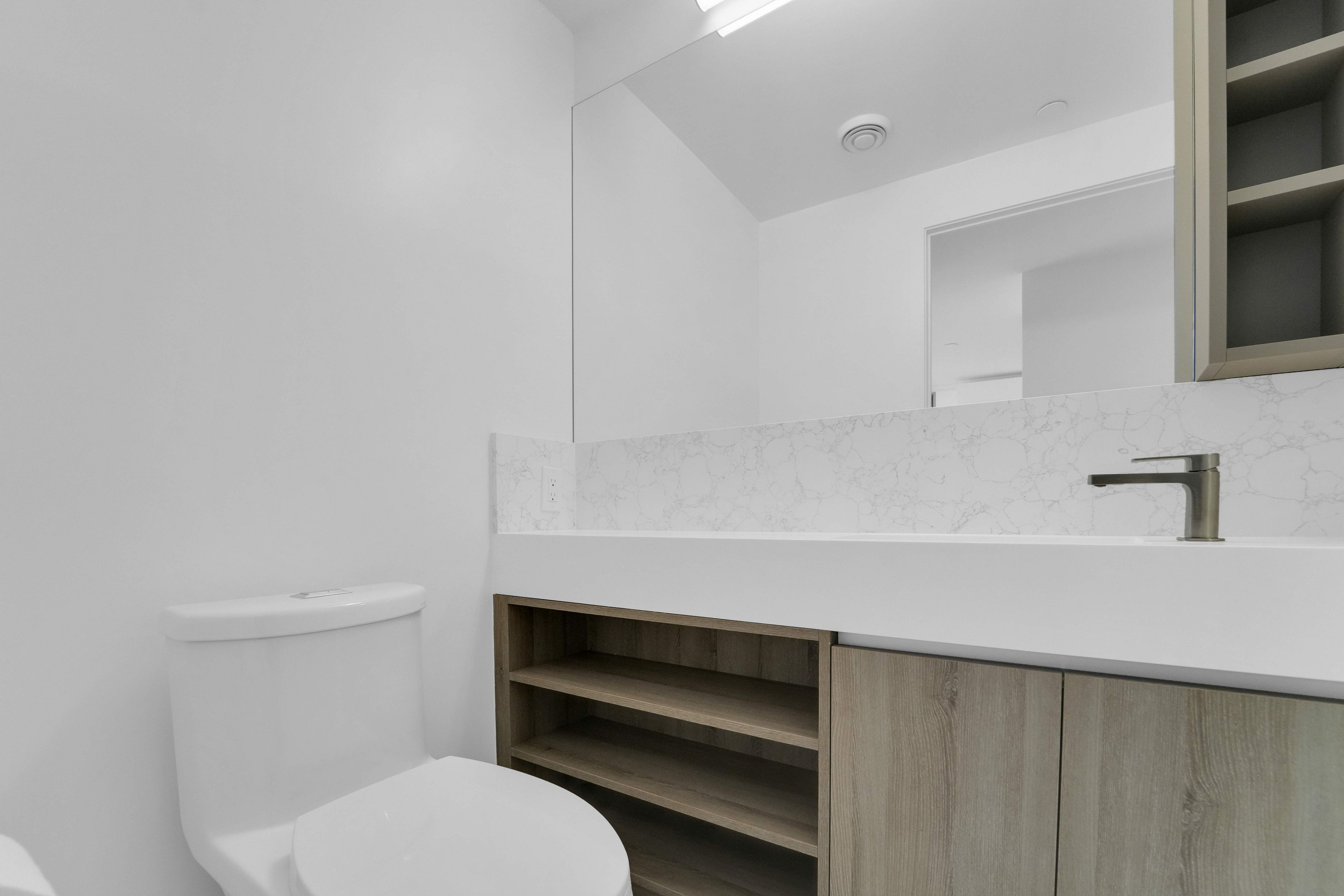 319 Jarvis Street 3307