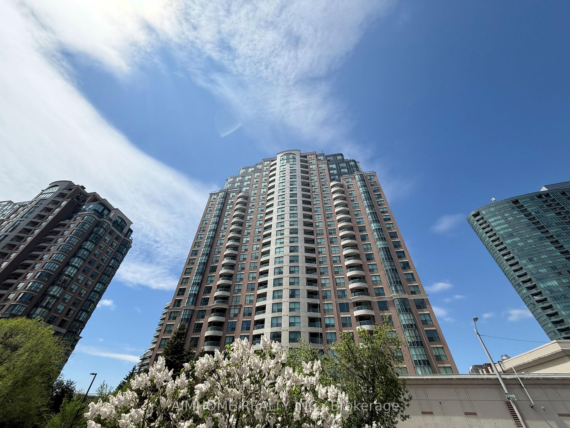 3 Bedrooms Condo at 7 Lorraine, Toronto For sale