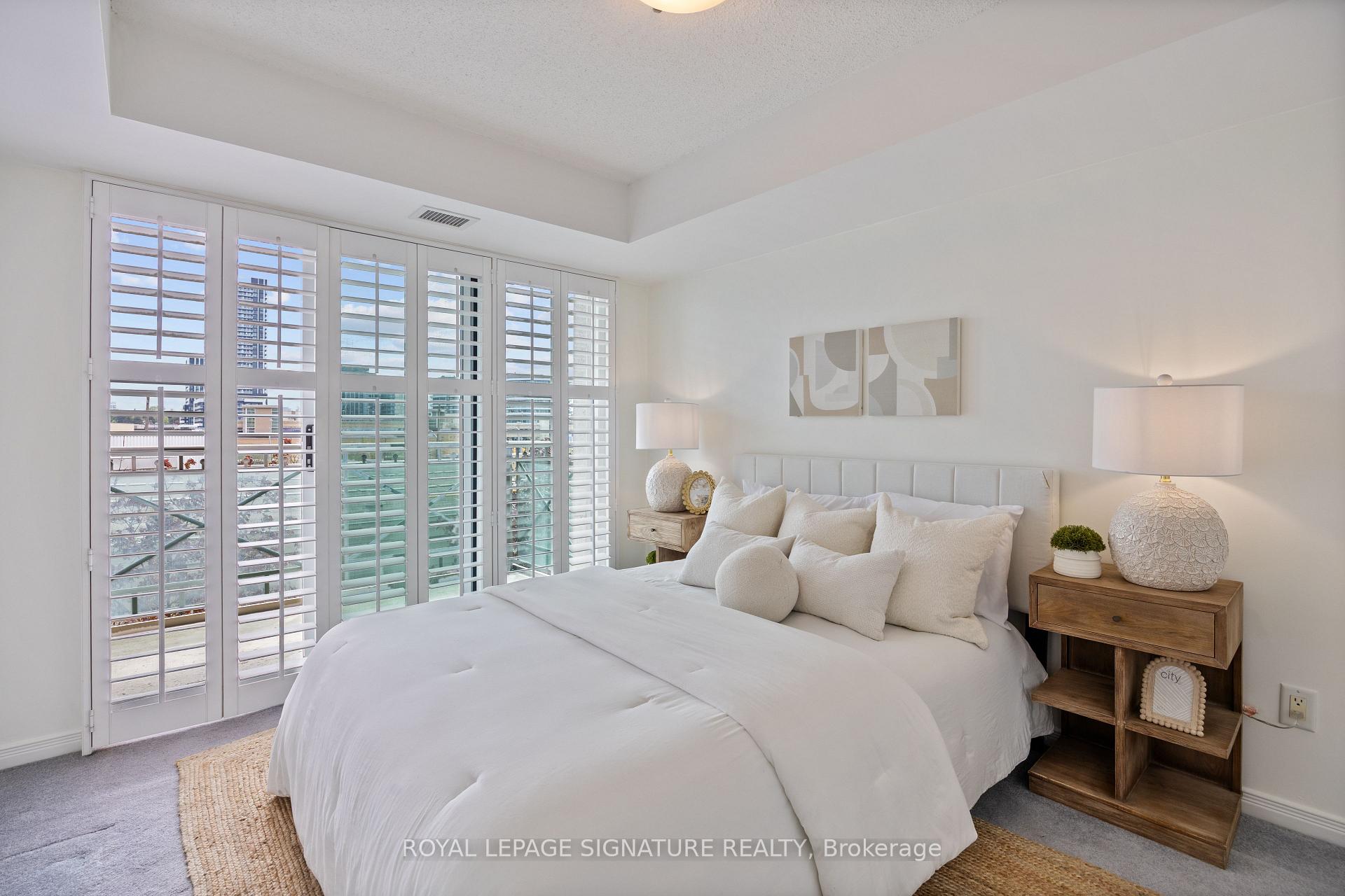 2 Bedrooms Condo at 205 The Donway, Toronto For sale