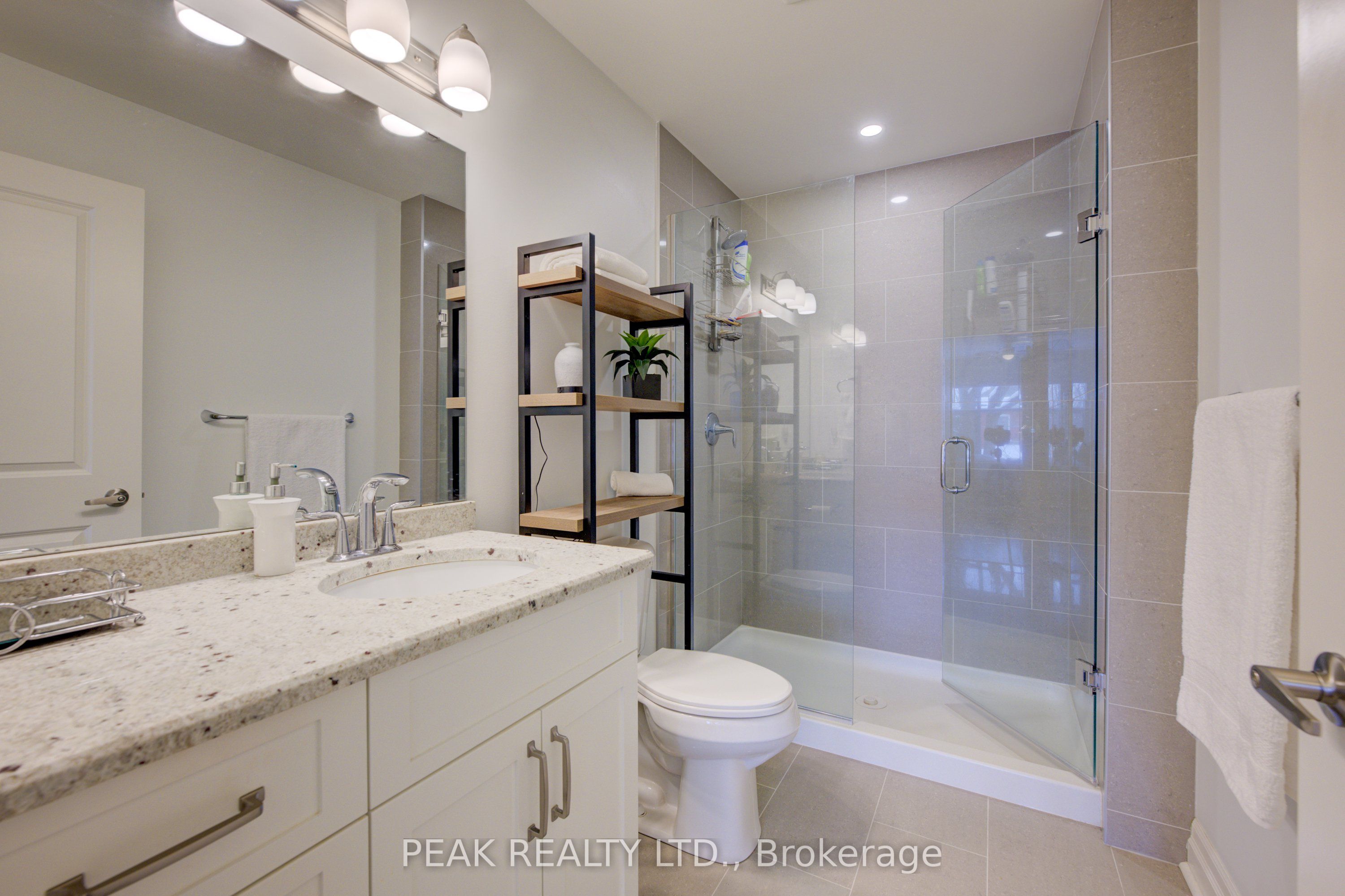 255 John Street N, #213