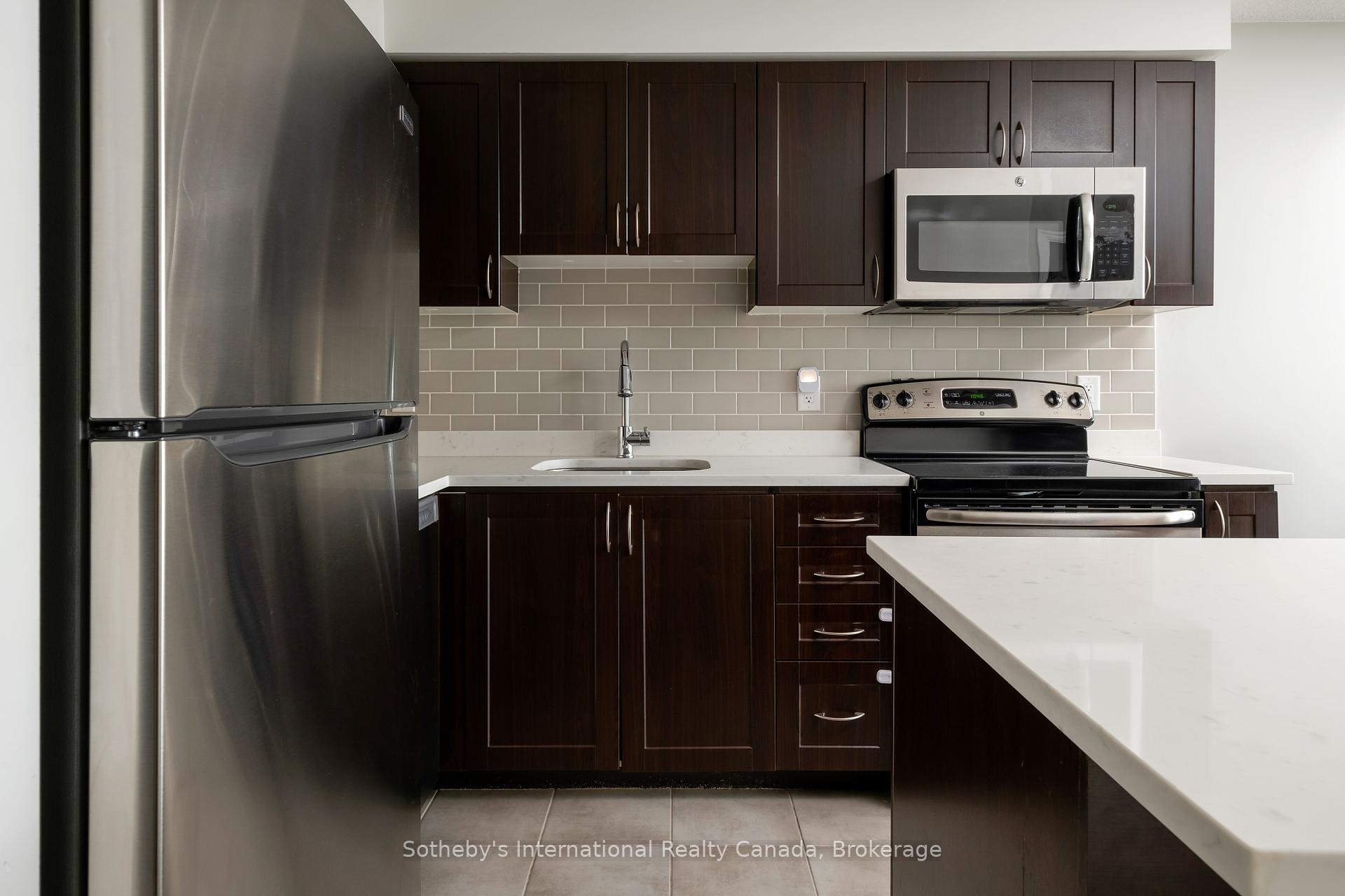 2 Bedrooms Condo at 1940 Ironstone, Burlington For sale