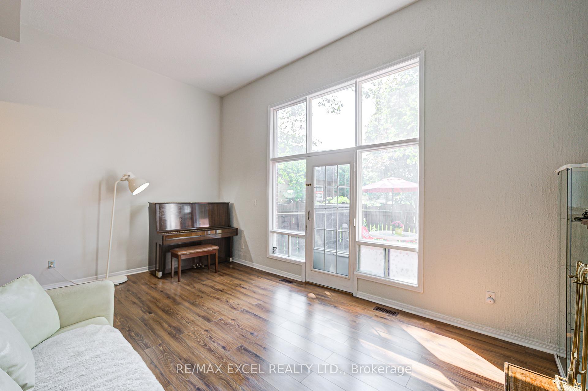 3 Bedrooms Condo at 20 Crockamhill, Toronto For sale