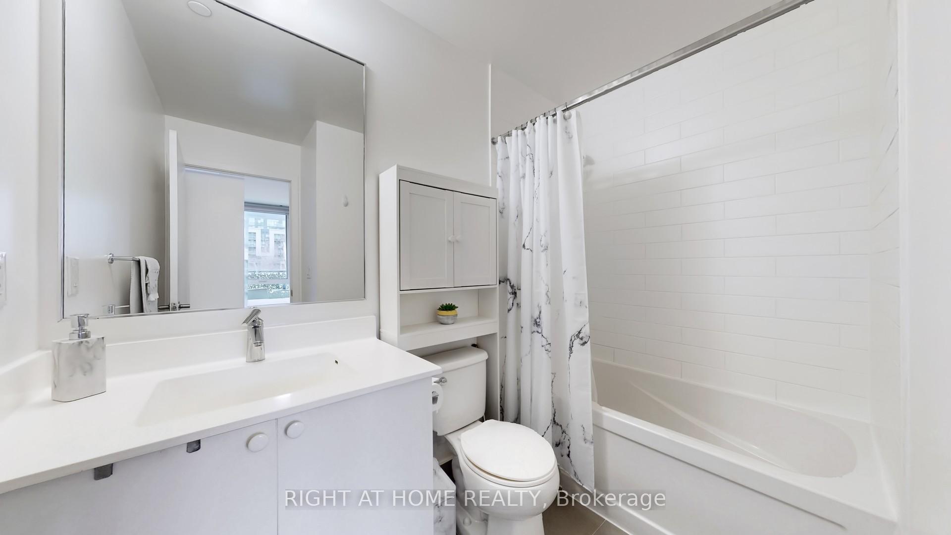 2 Bedrooms Condo at 18 Rean,  Toronto For sale
