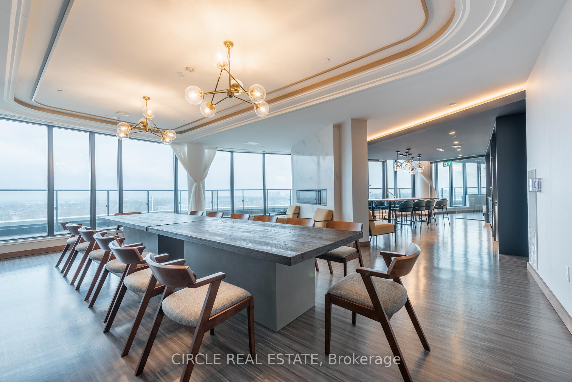 2 Bedrooms Condo at 120 Eagle Rock,  Vaughan For sale