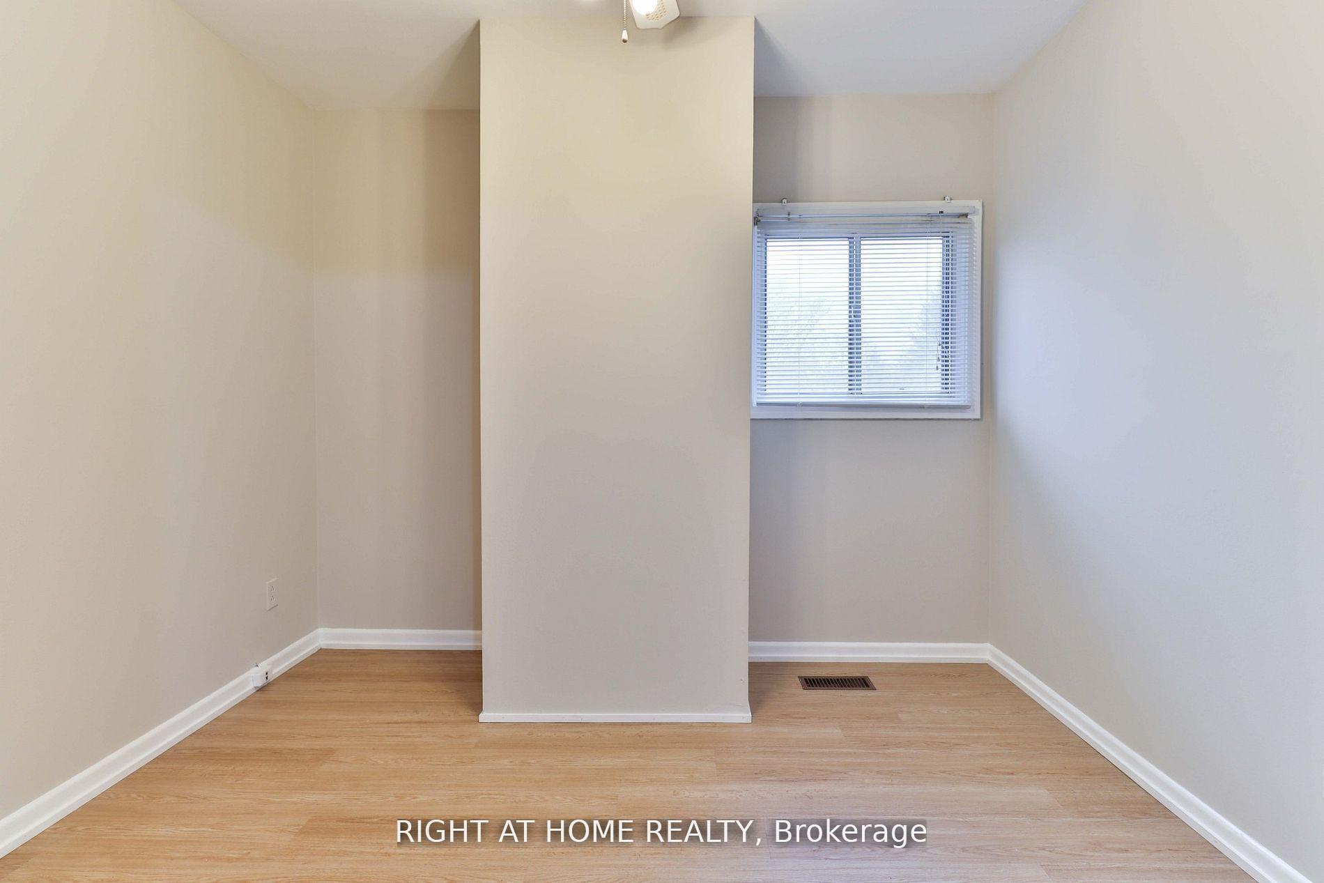 4 Bedrooms Condo at 50 Three Valleys, Toronto For sale