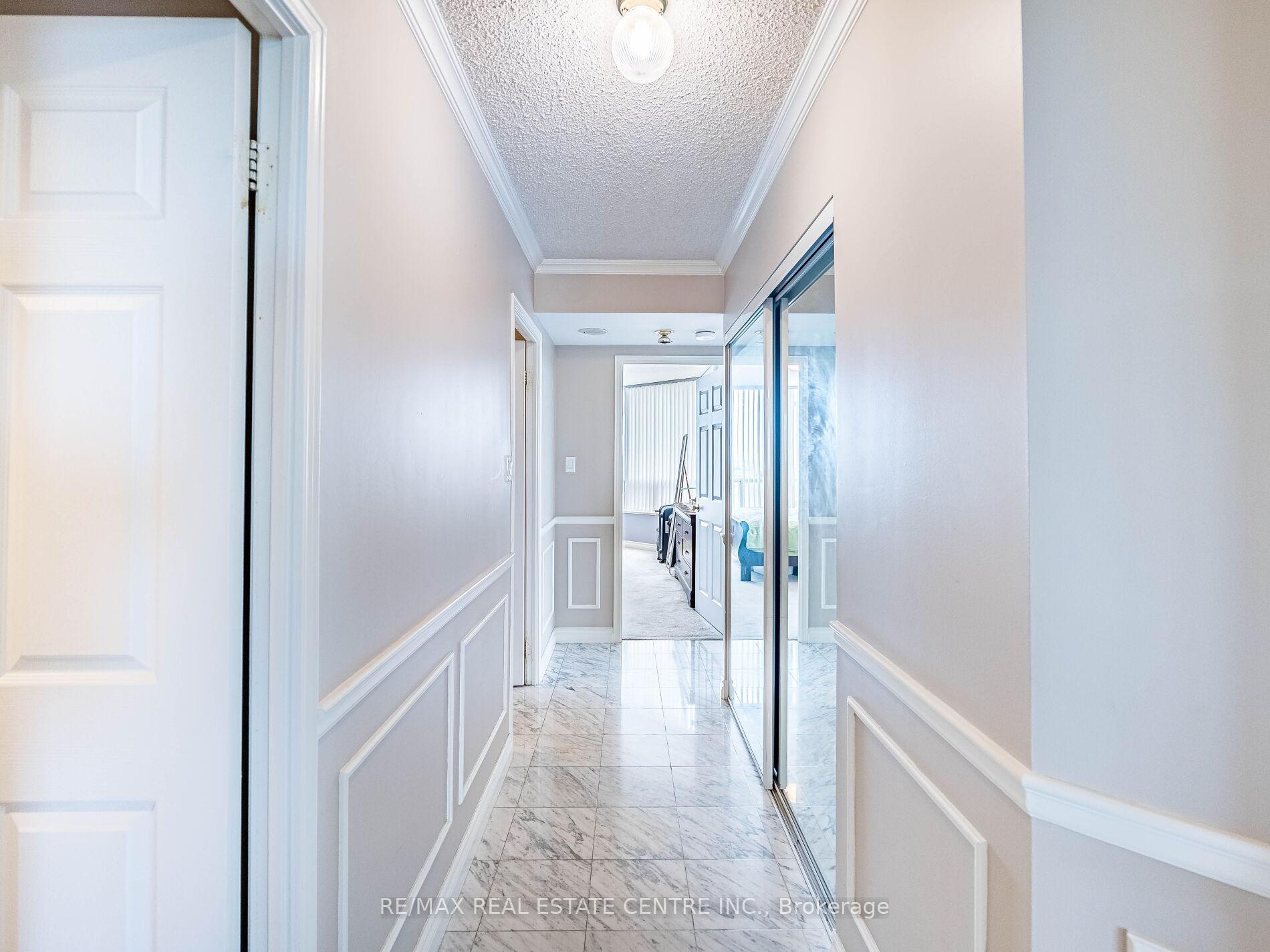 3 Bedrooms Condo at 168 Bonis, Toronto For sale