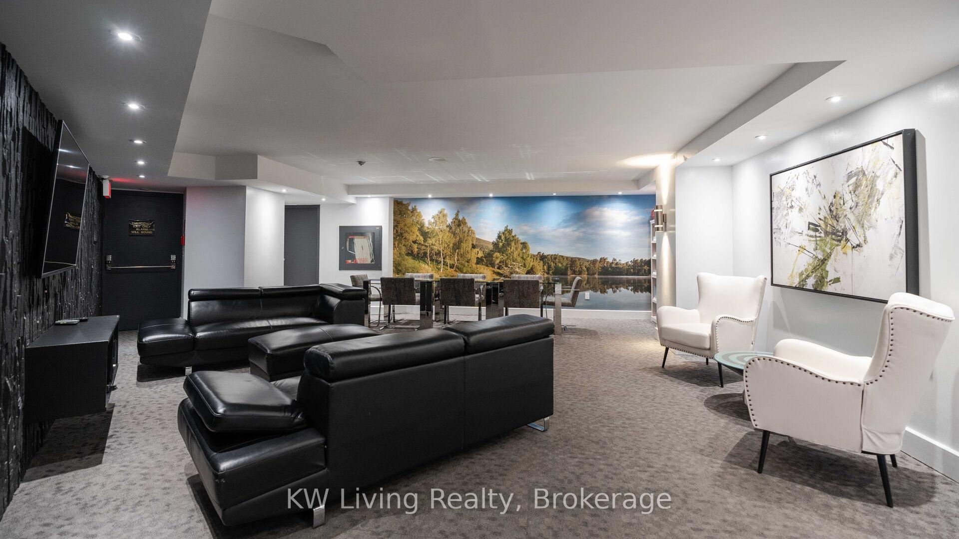 2 Bedrooms Condo at 33 University,  Toronto For sale