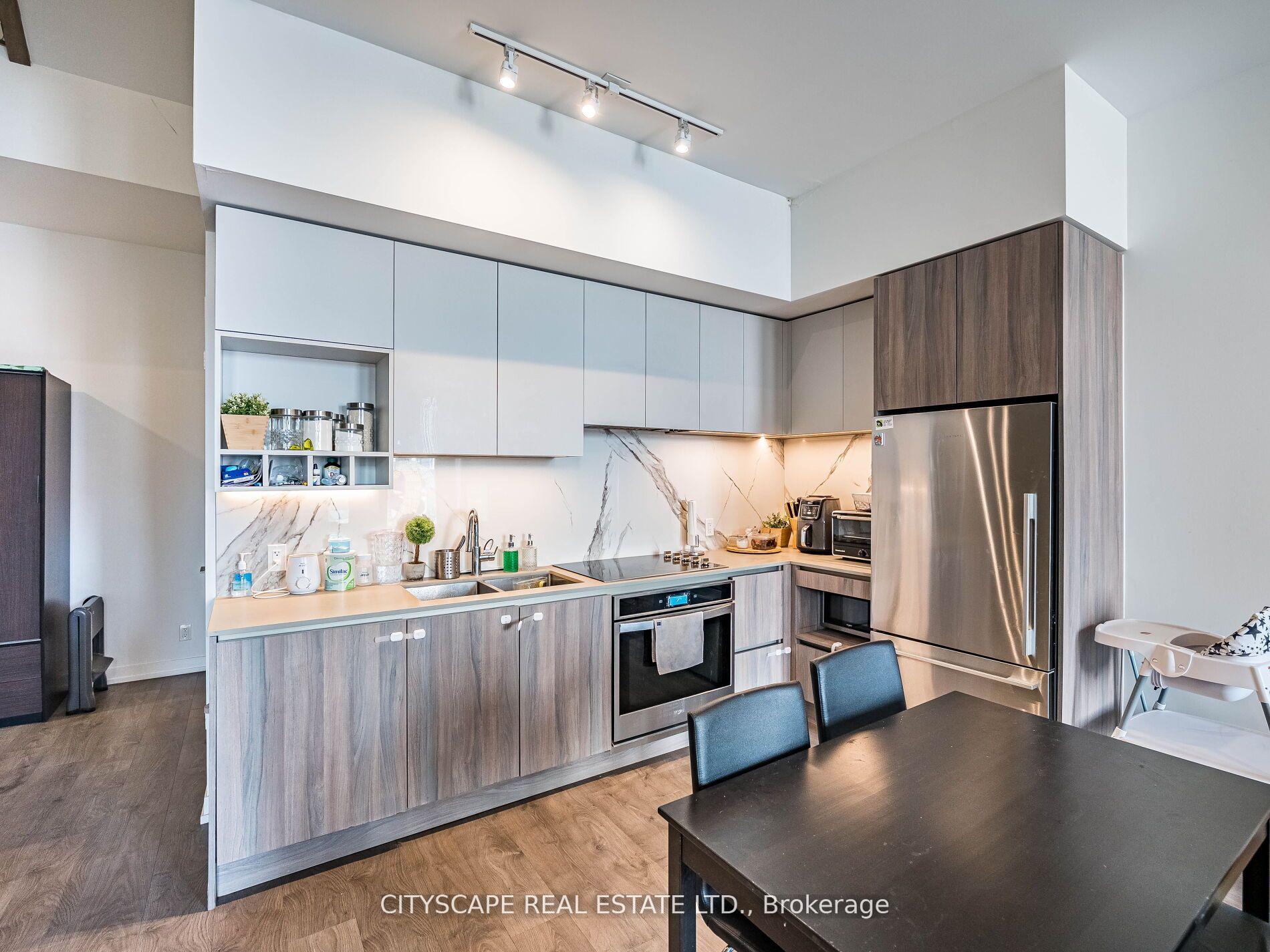 4 Bedrooms Condo at 9 Buttermill, Vaughan For sale