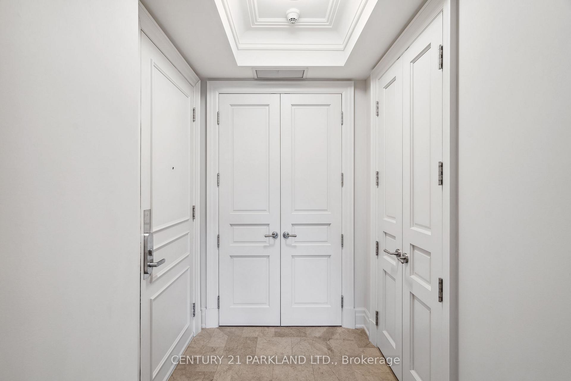 2 Bedrooms Condo at 155 St Clair, Toronto For sale
