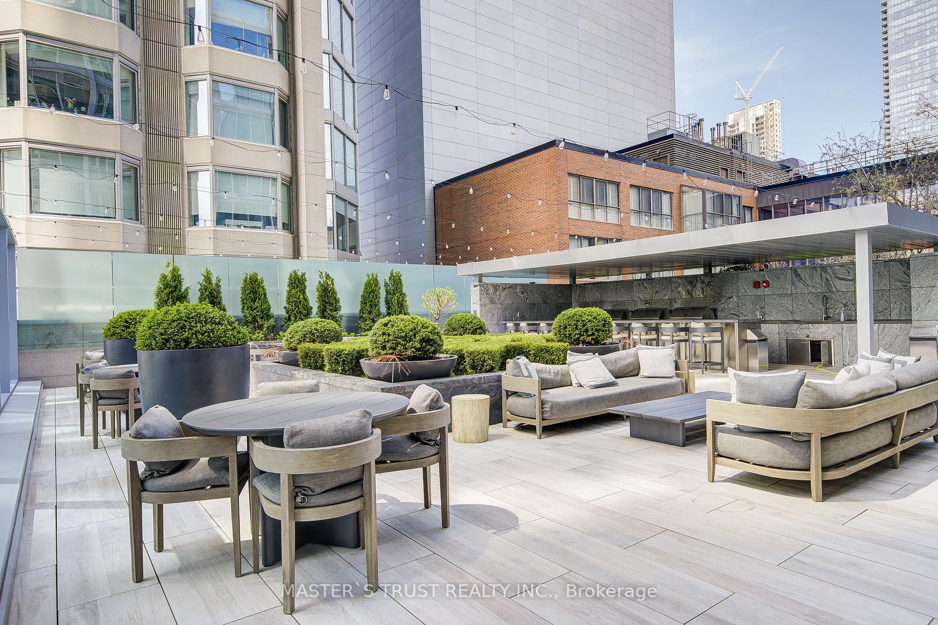 1 Bedroom Condo at 188 Cumberland, Toronto For sale