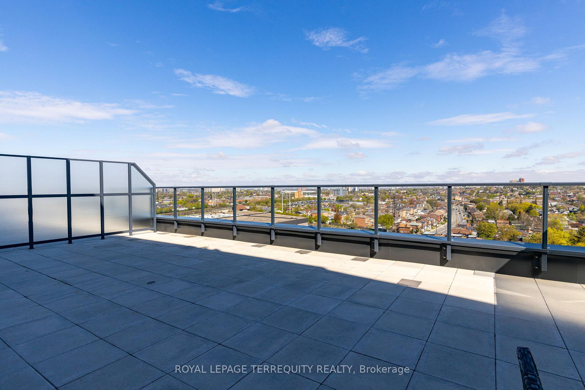 3 Bedrooms Condo at 1808 St Clair, Toronto For sale