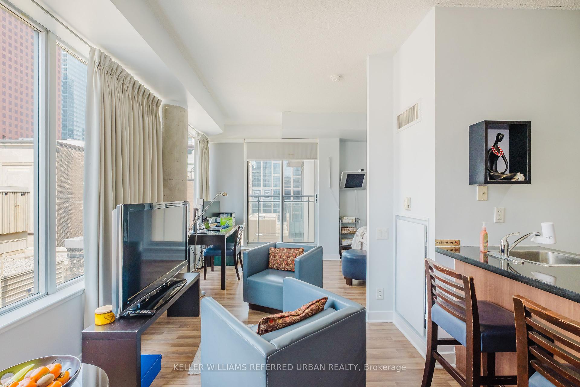 1 Bedroom Condo at 8 Colborne, Toronto For sale