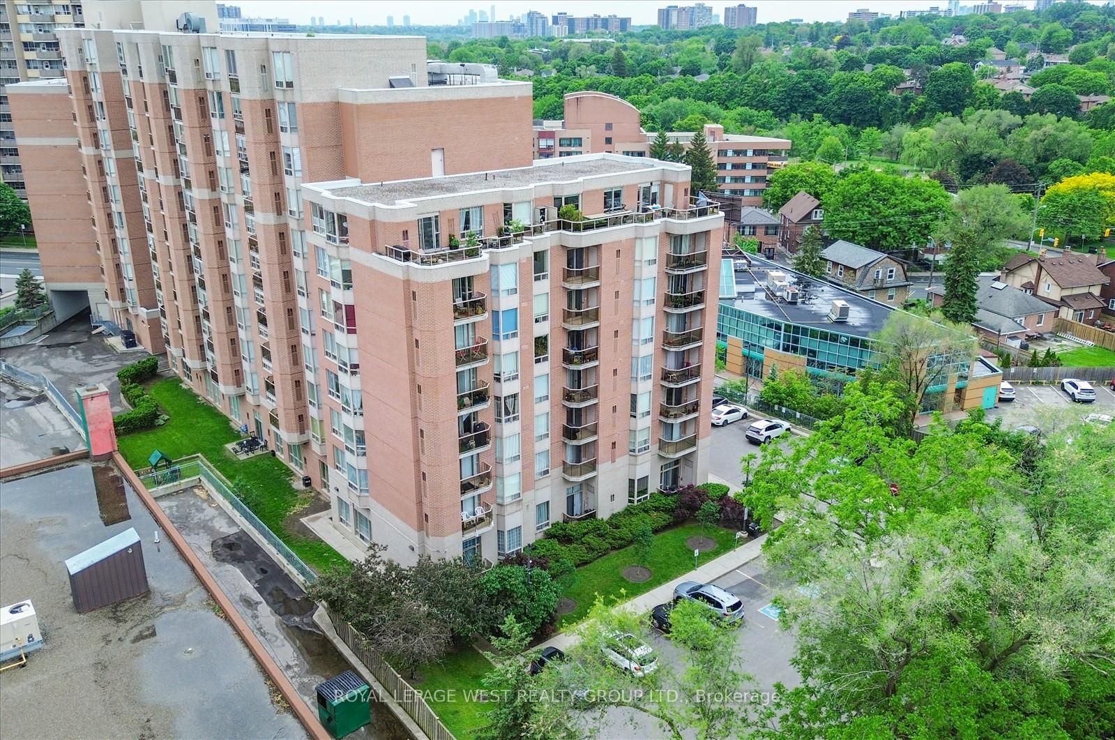1 Bedroom Condo at 2088 Lawrence, Toronto For sale
