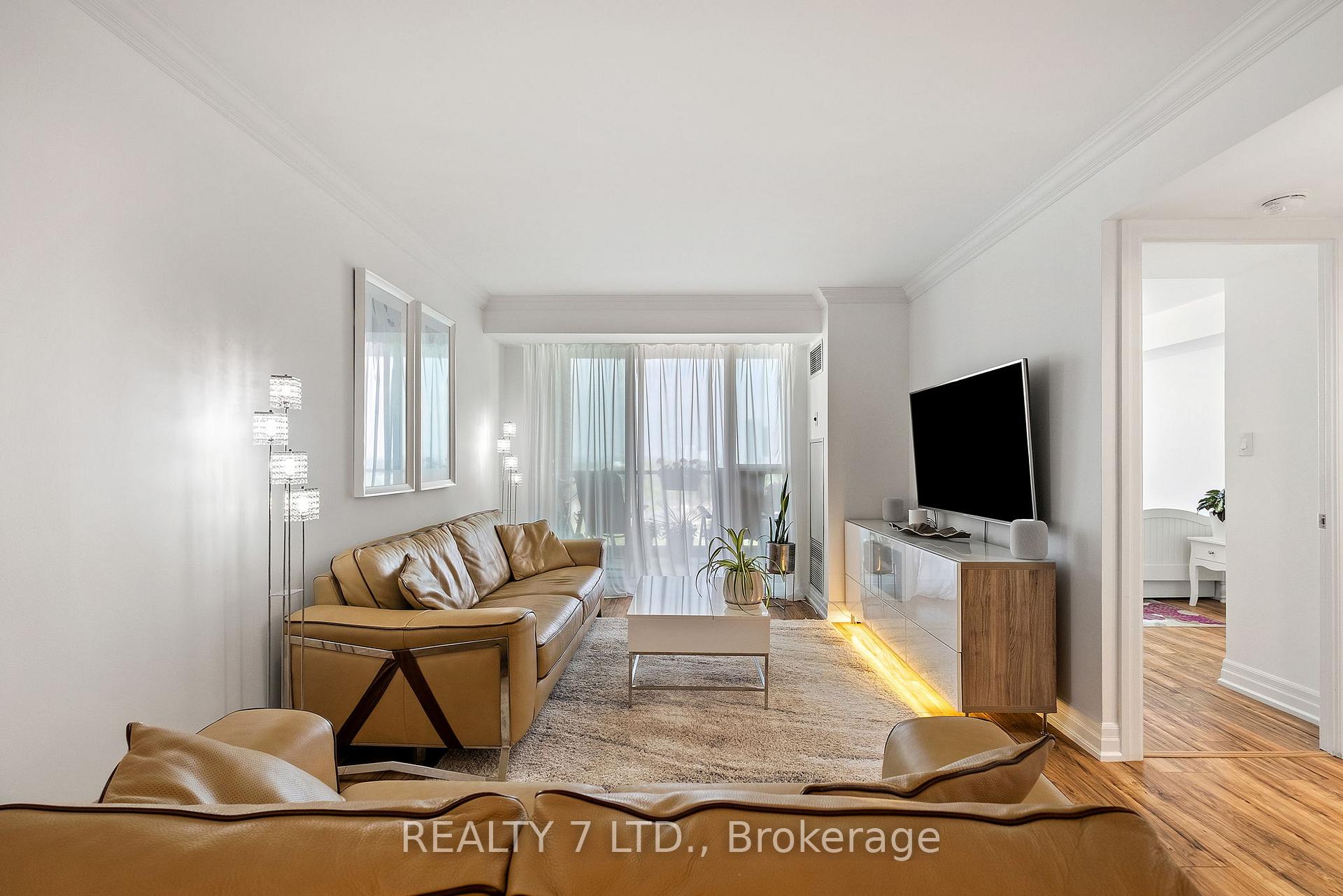2 Bedrooms Condo at 850 Steeles, Vaughan For sale