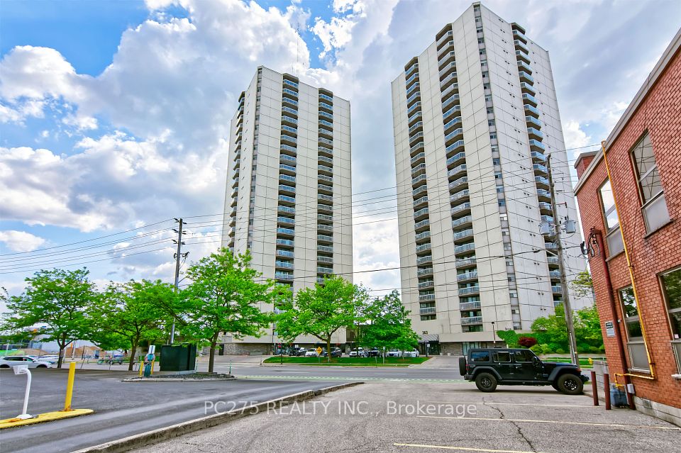 323 Colborne