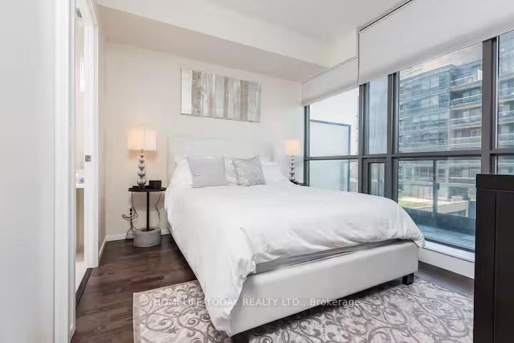 2 Bedrooms Condo at 8 Charlotte, Toronto For sale