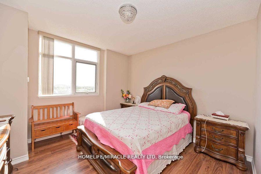 2 Bedrooms Condo at 9235 Jane, Vaughan For sale