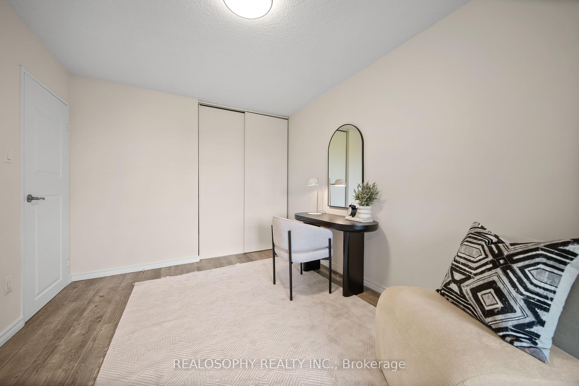 3 Bedrooms Condo at 100 Quebec, Toronto For sale
