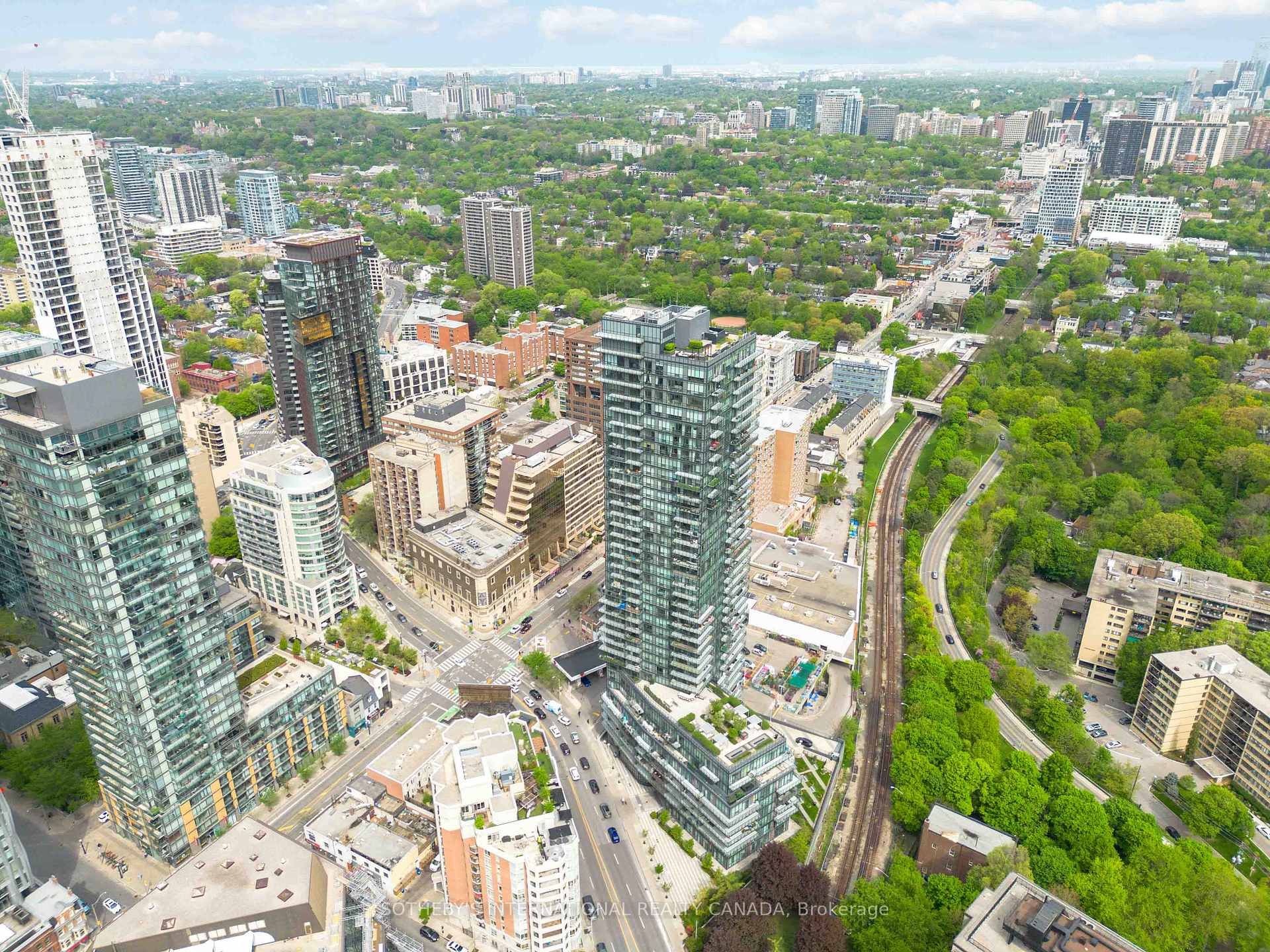 2 Bedrooms Condo at 825 Church, Toronto For sale