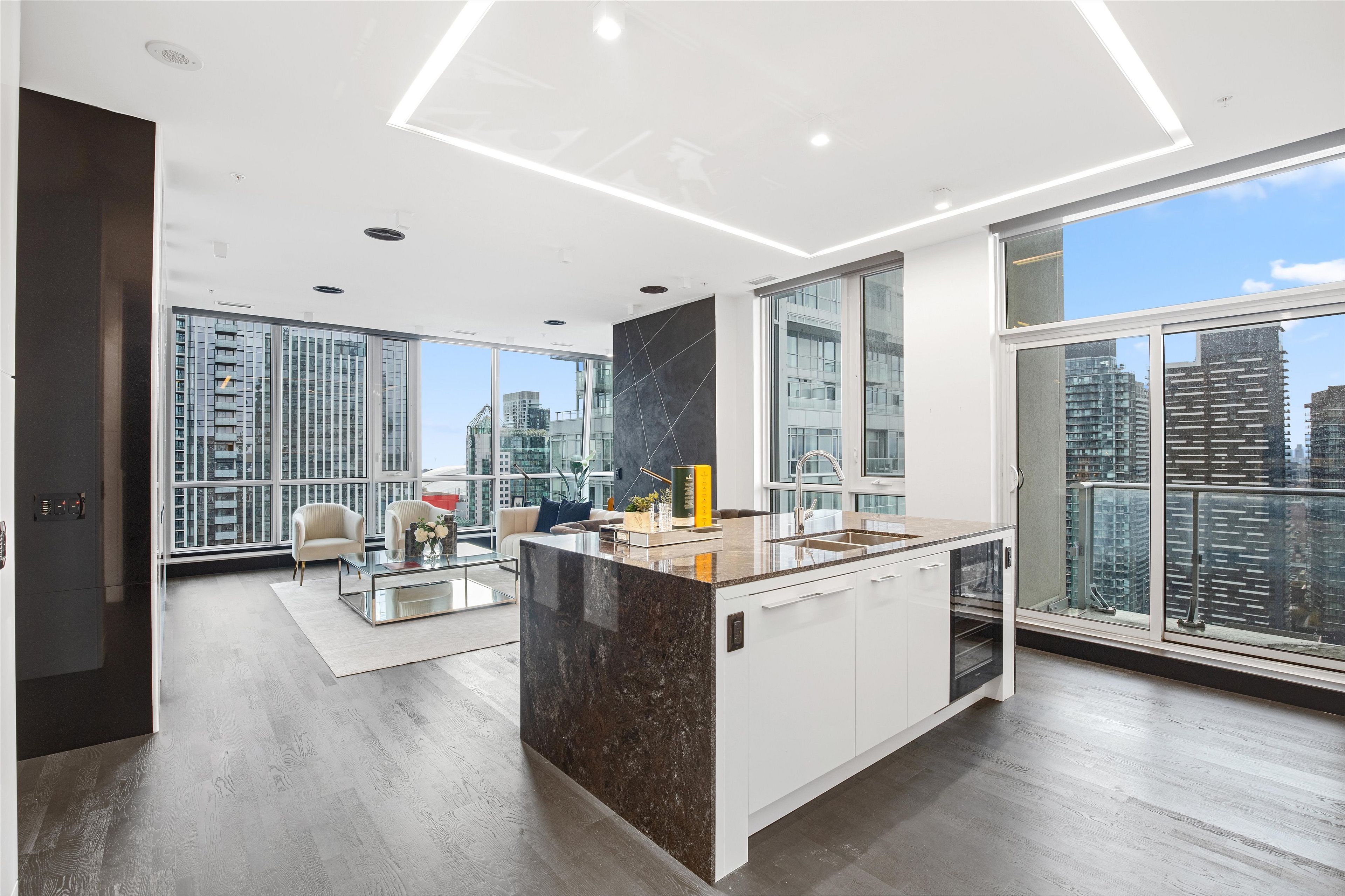 199 Richmond Street W PH101