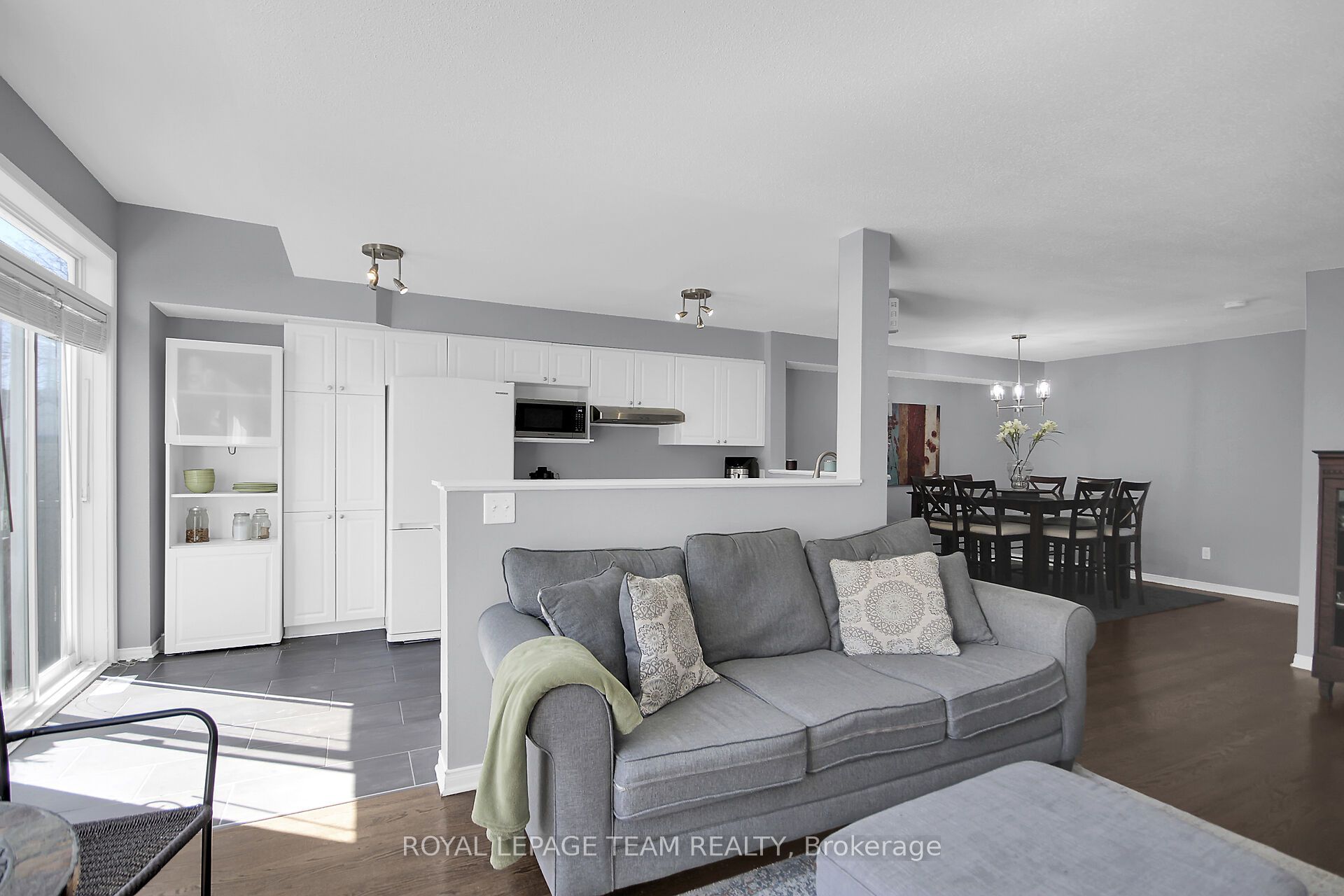 214 Cityview Crescent