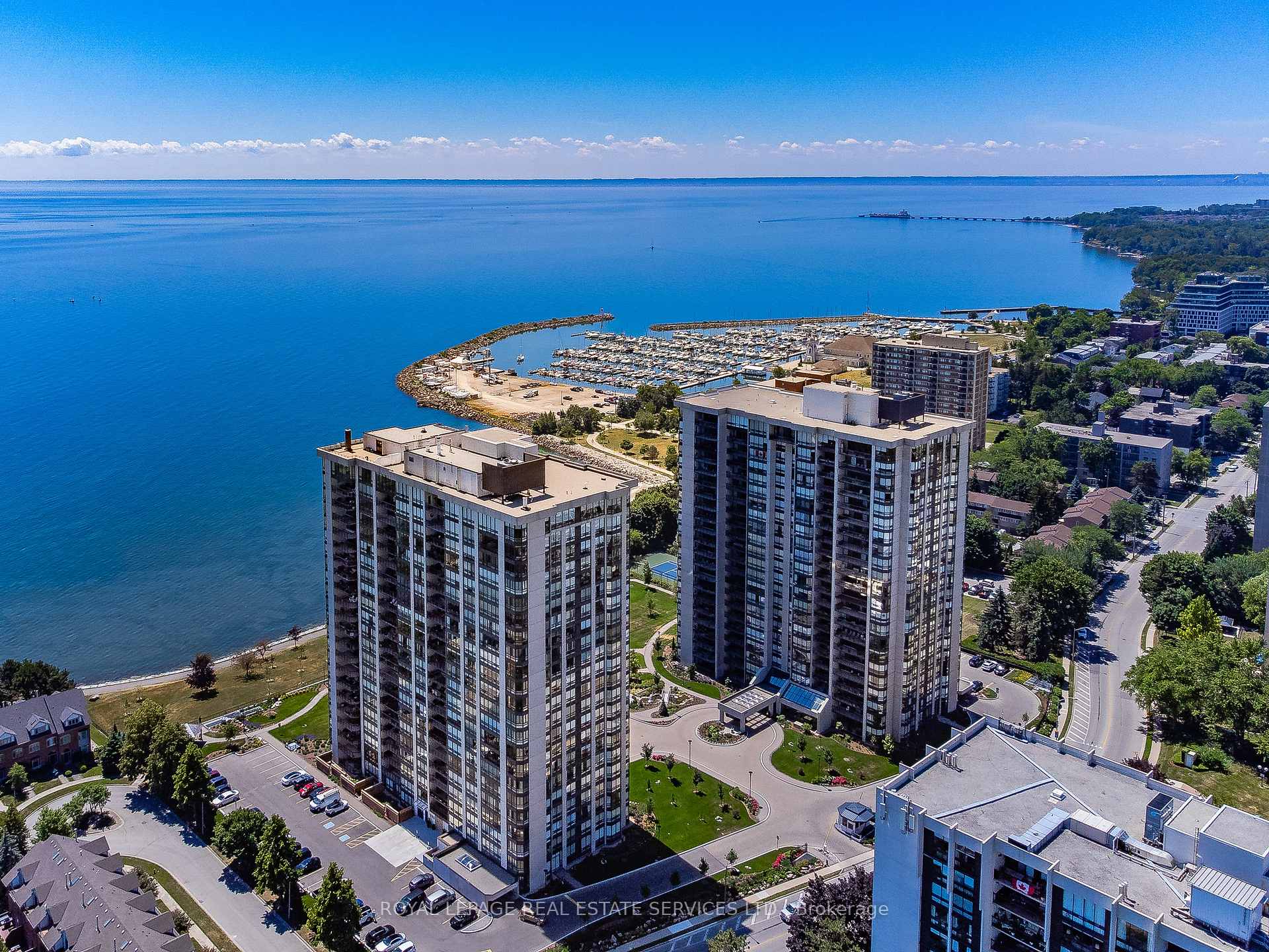 2 Bedrooms Condo at 2180 Marine,  Oakville For sale