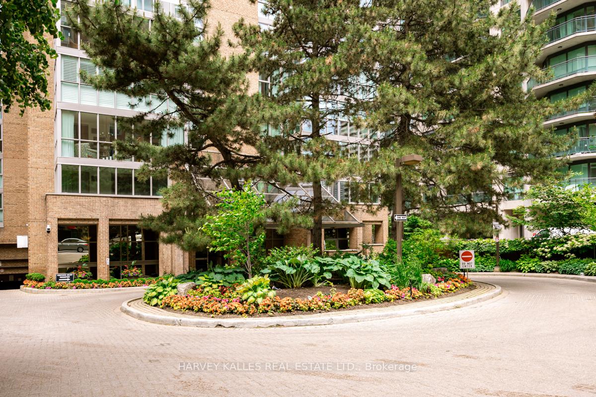 278 Bloor Street E 1501