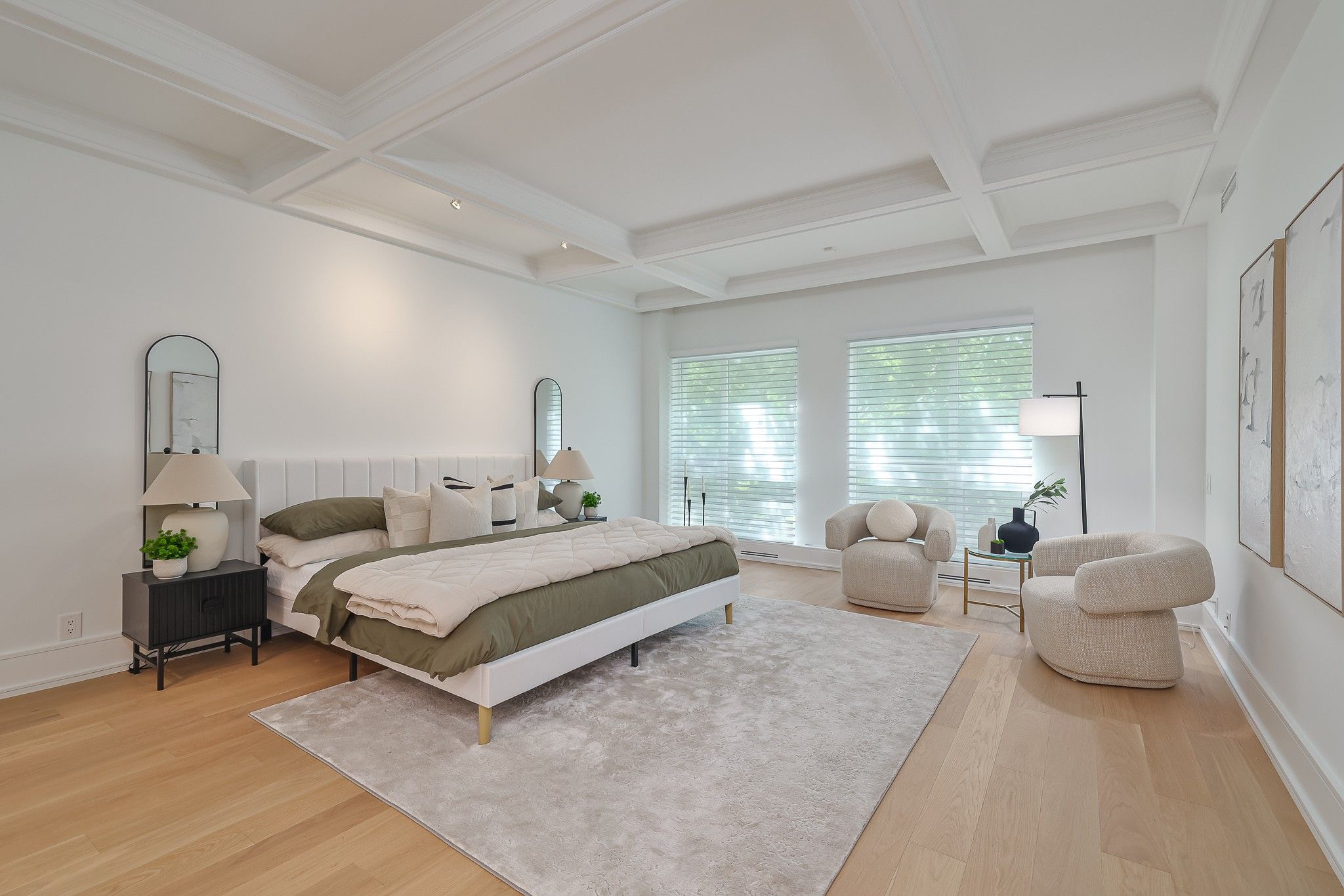 38 Avenue Road 111