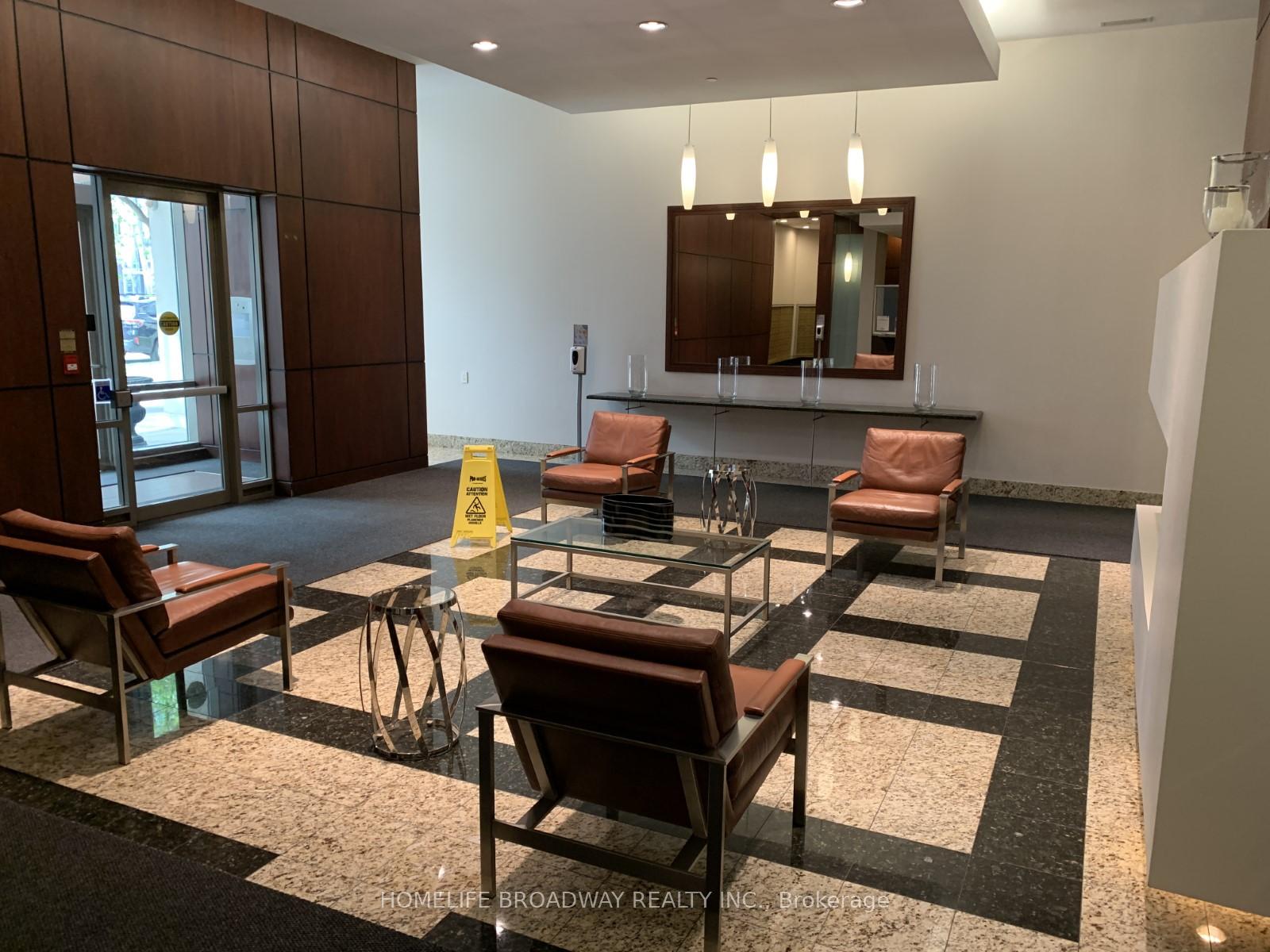 3 Bedrooms Condo at 18 Parkview,  Toronto For sale