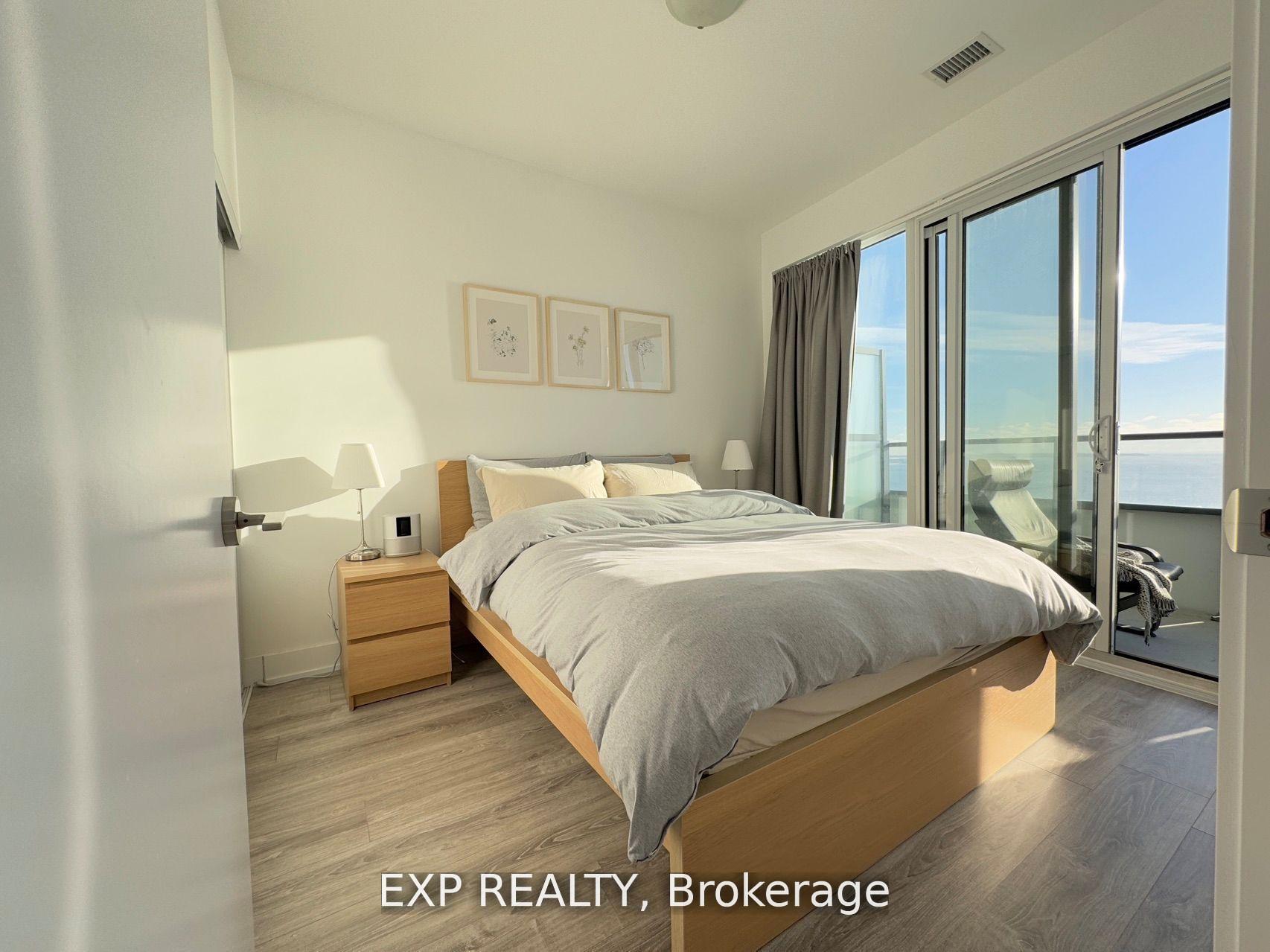 2 Bedrooms Condo at 20 Shore Breeze, Toronto For sale