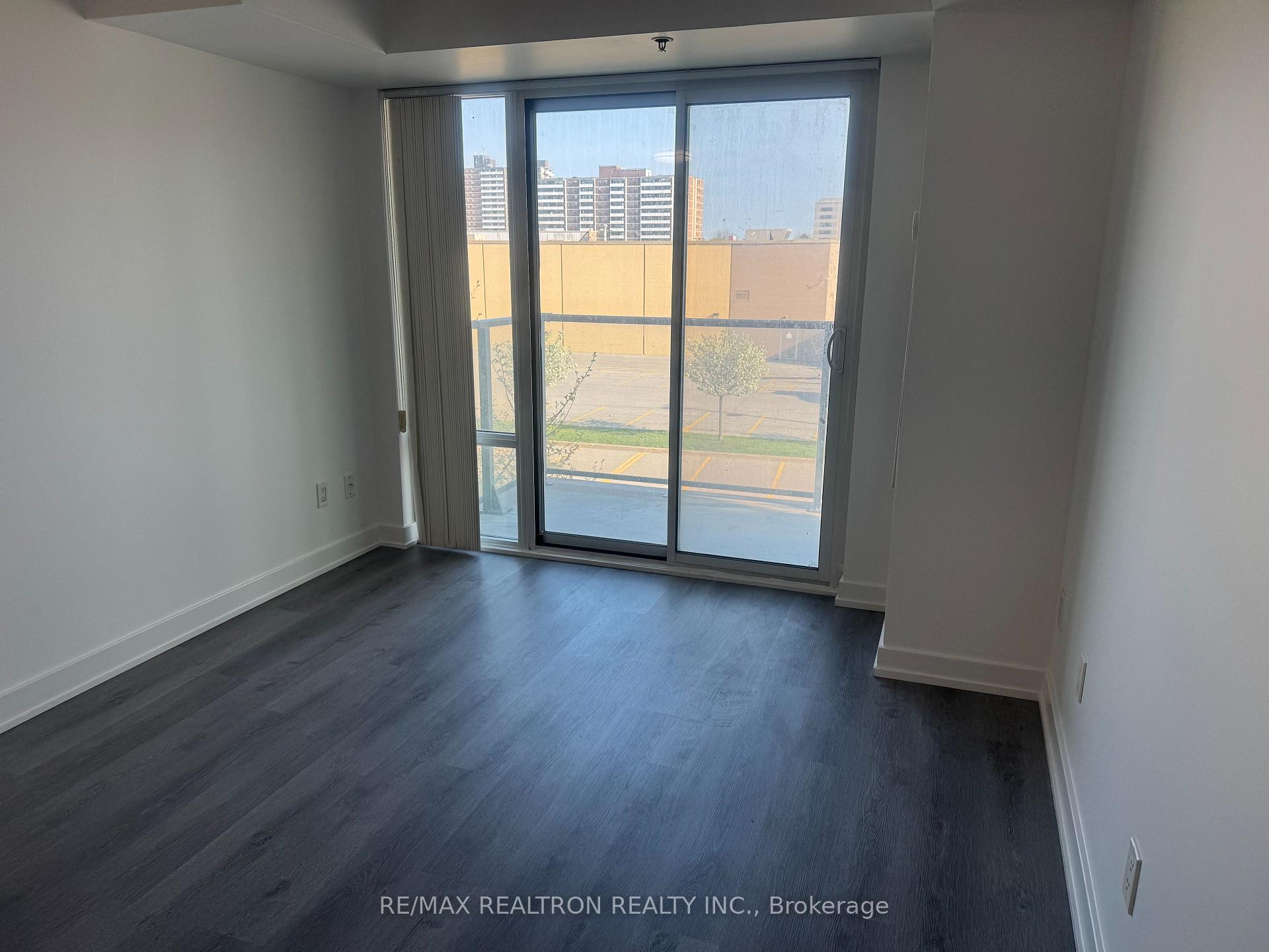 2 Bedrooms Condo at 185 Bonis, Toronto For sale